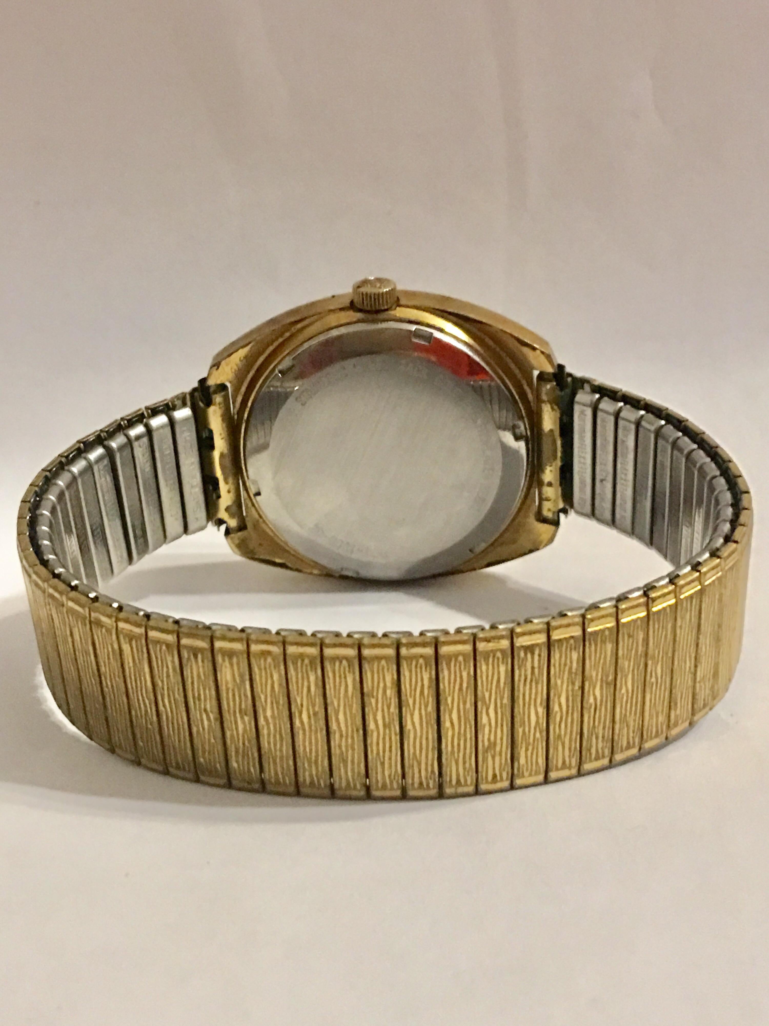 Vintage 1970s Zenith XL-Tronic Gold-Plated/ Stainless Steel Men’s Watch In Good Condition For Sale In Carlisle, GB