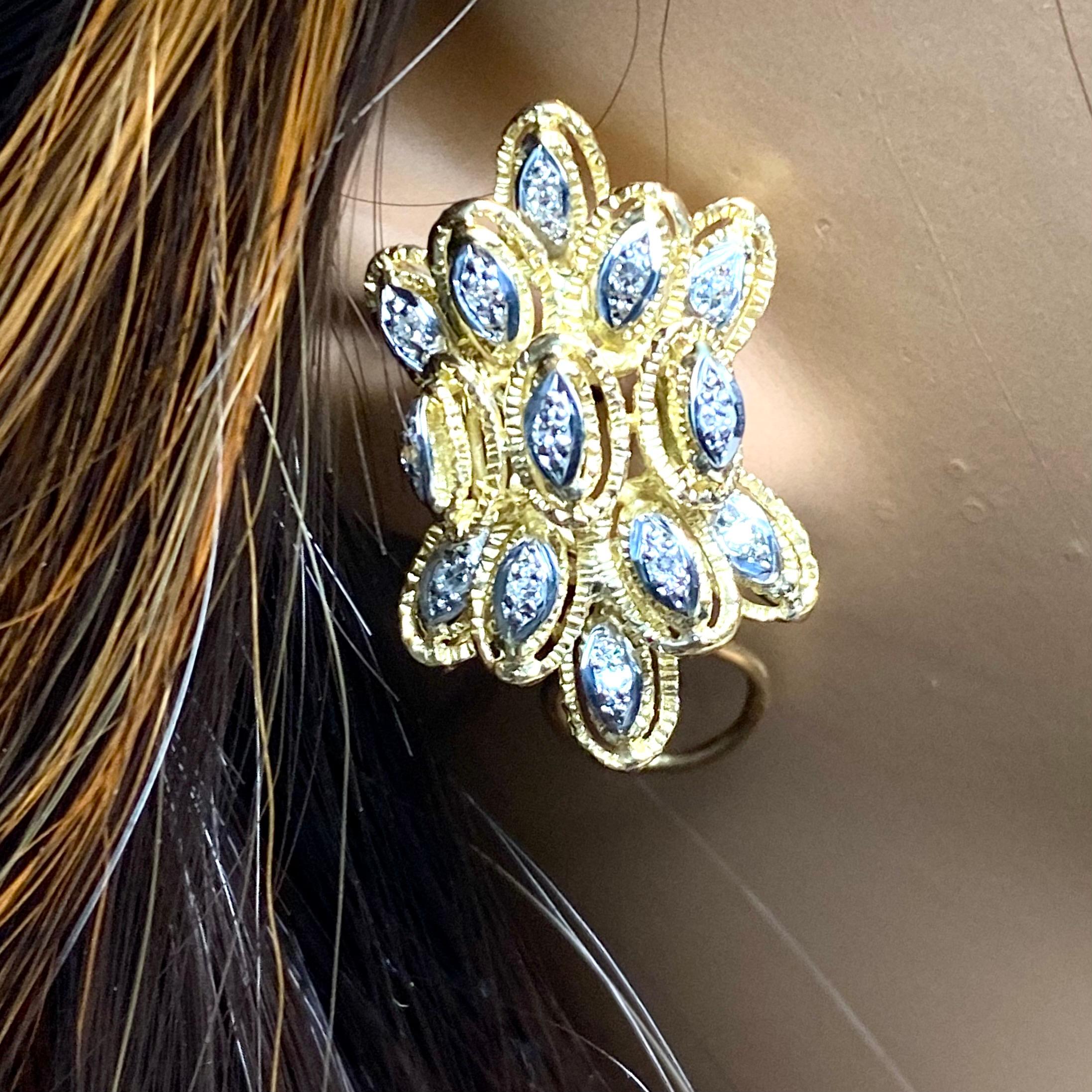 Round Cut Vintage 1970th 18 Karat Yellow Gold Retro Diamond One Inch Clip On Earrings  For Sale