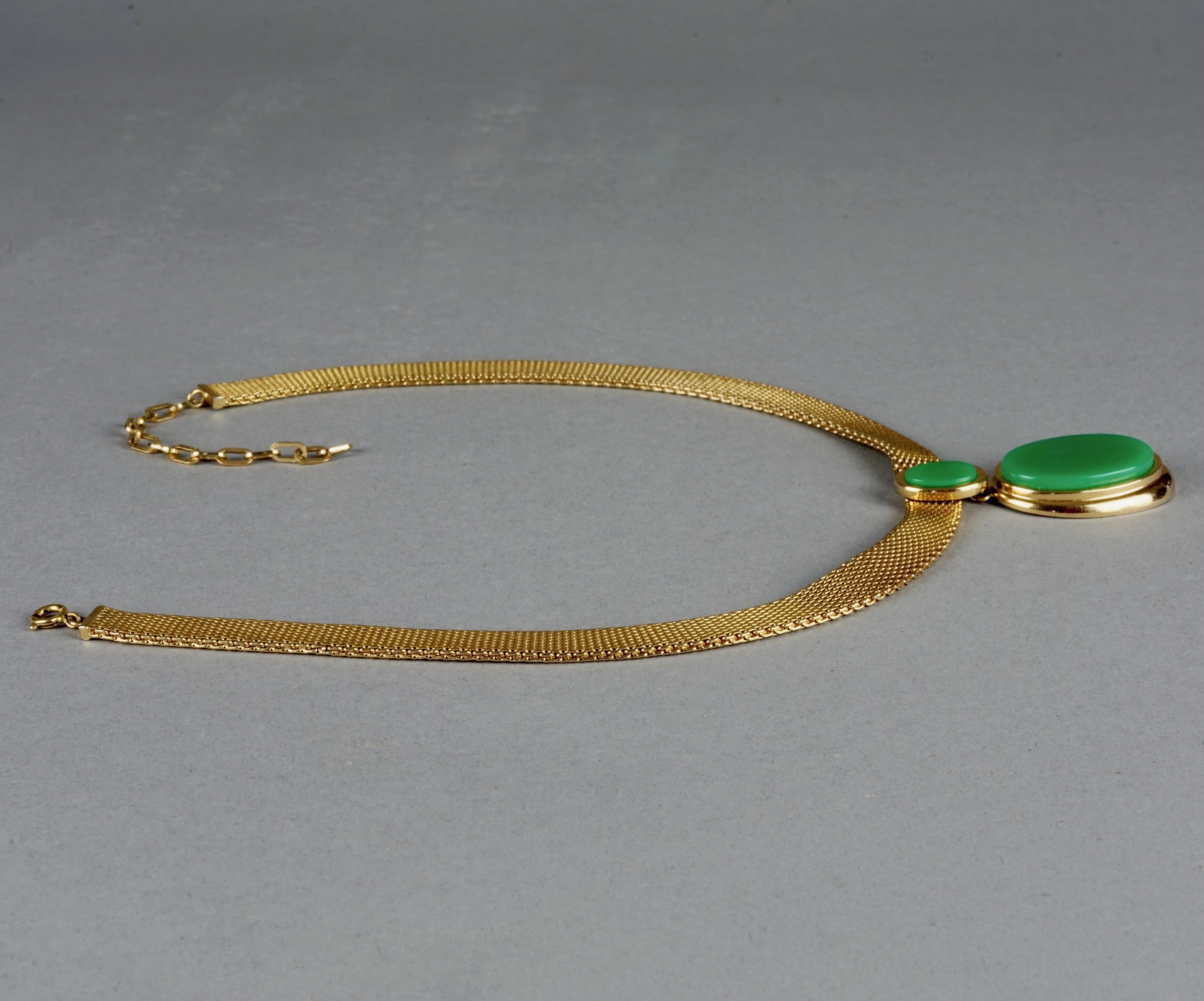 Vintage 1971 CHRISTIAN DIOR Double Oval Green Pendant Chain Necklace In Excellent Condition For Sale In Kingersheim, Alsace