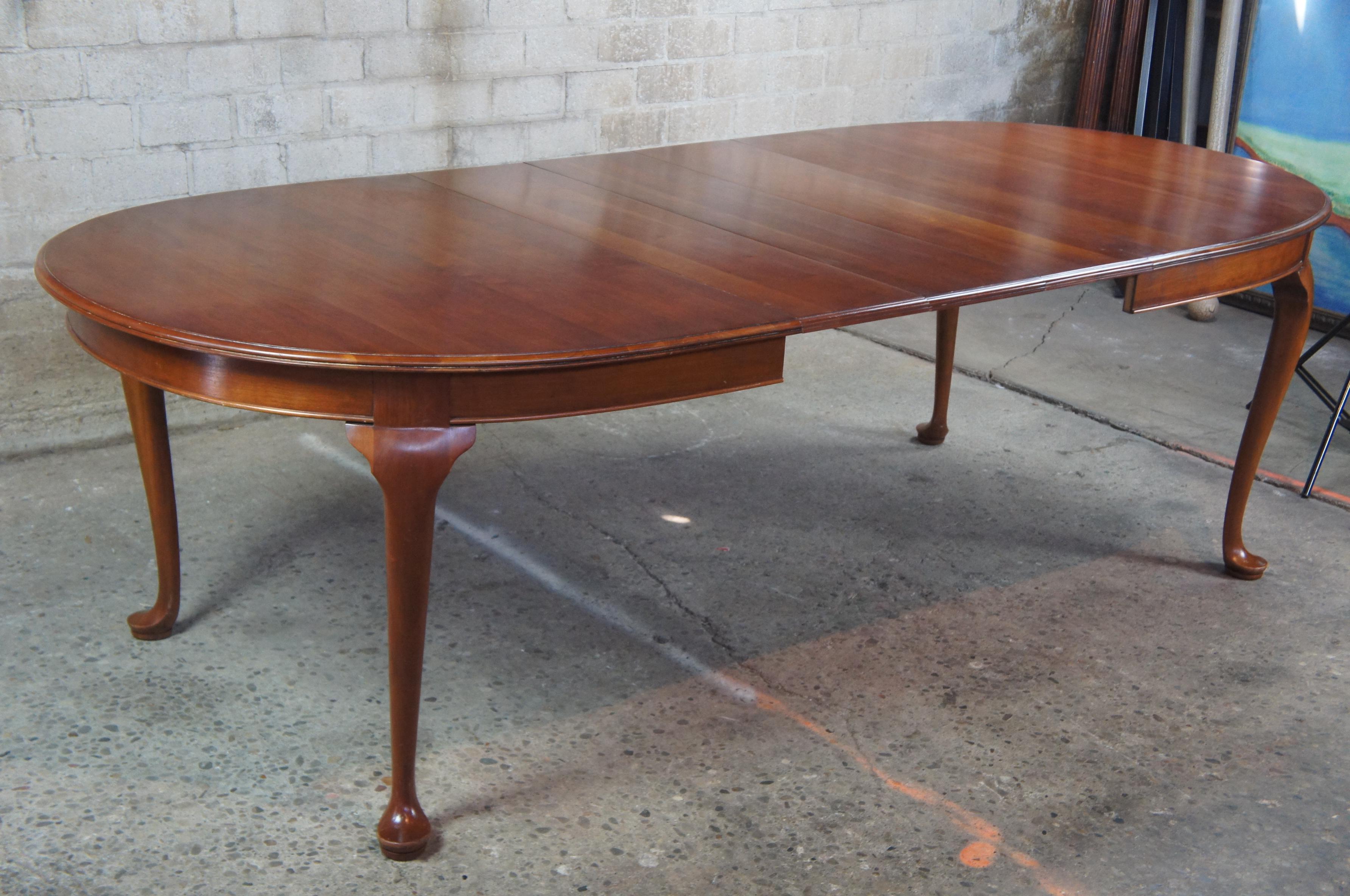 American Vintage 1971 Pennsylvania House Solid Cherry Queen Anne Dining Table