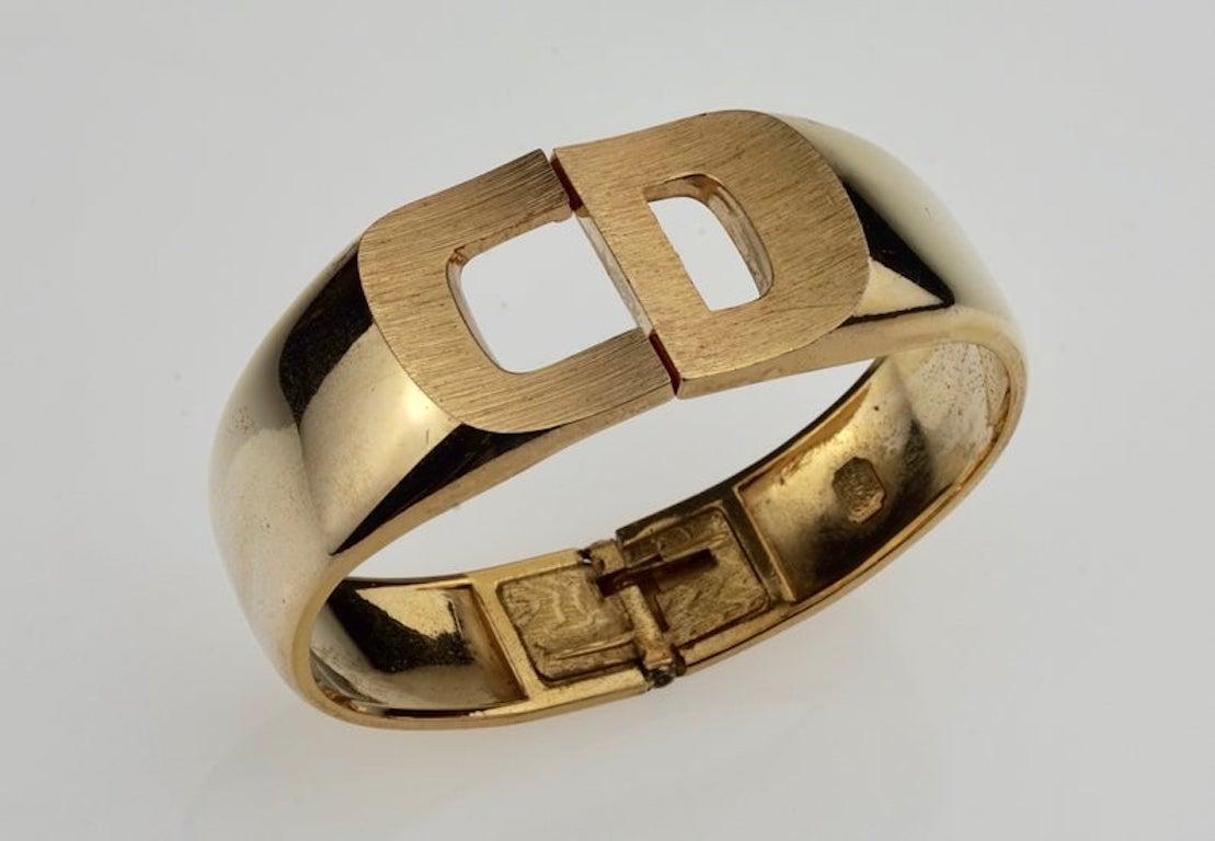 Vintage 1972 CHRISTIAN DIOR Logo CD Clamper Bracelet Cuff In Good Condition In Kingersheim, Alsace