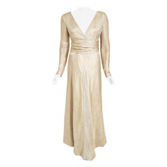 Vintage 1977 Givenchy Haute Couture langärmeliges Haute Couture-Kleid mit tiefem Ausschnitt aus Seide in Gold
