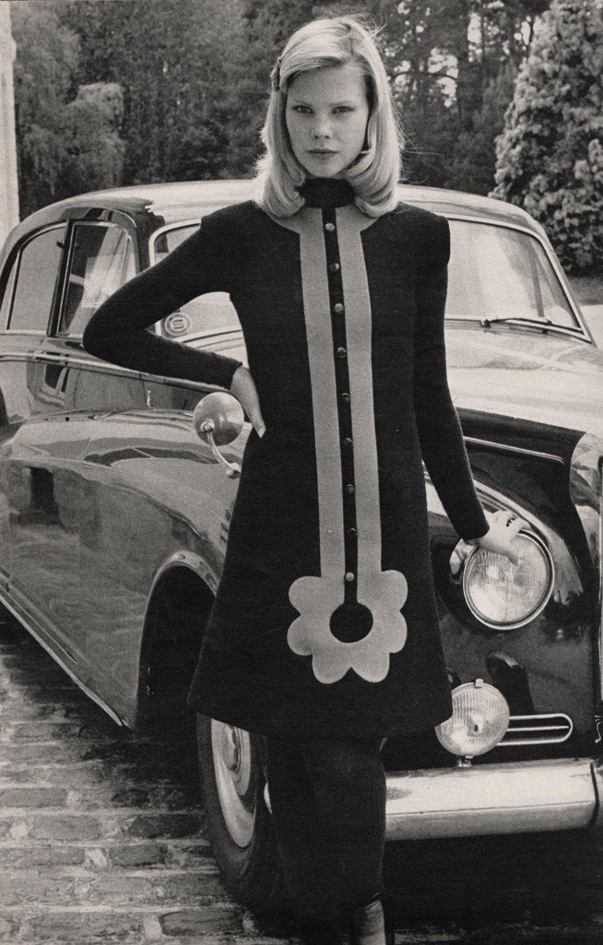 Vintage 1972 Pierre Cardin Documented Black & Blue Block-Color Wool Mod Dress   4