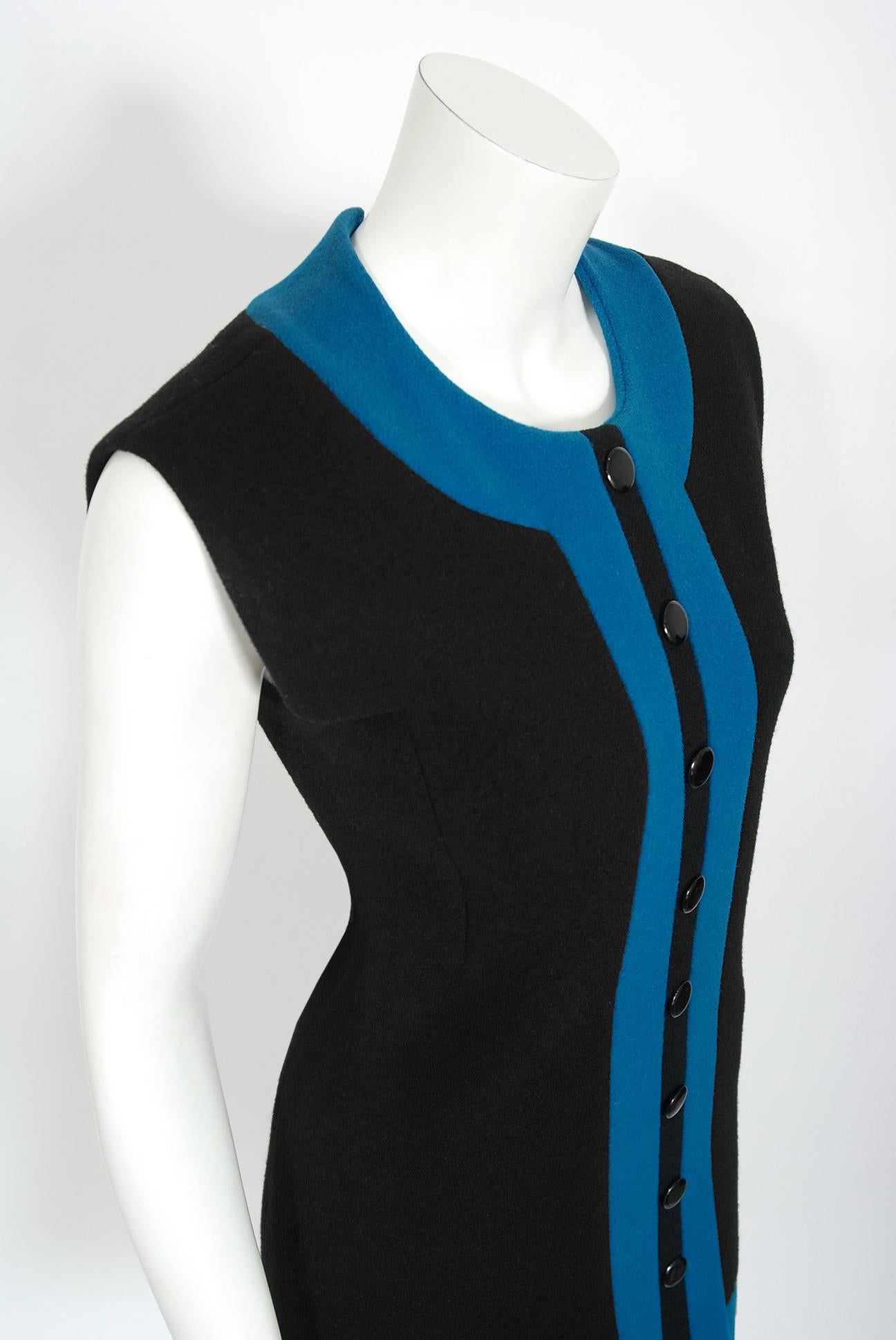 Vintage 1972 Pierre Cardin Documented Black & Blue Block-Color Wool Mod Dress   In Good Condition In Beverly Hills, CA