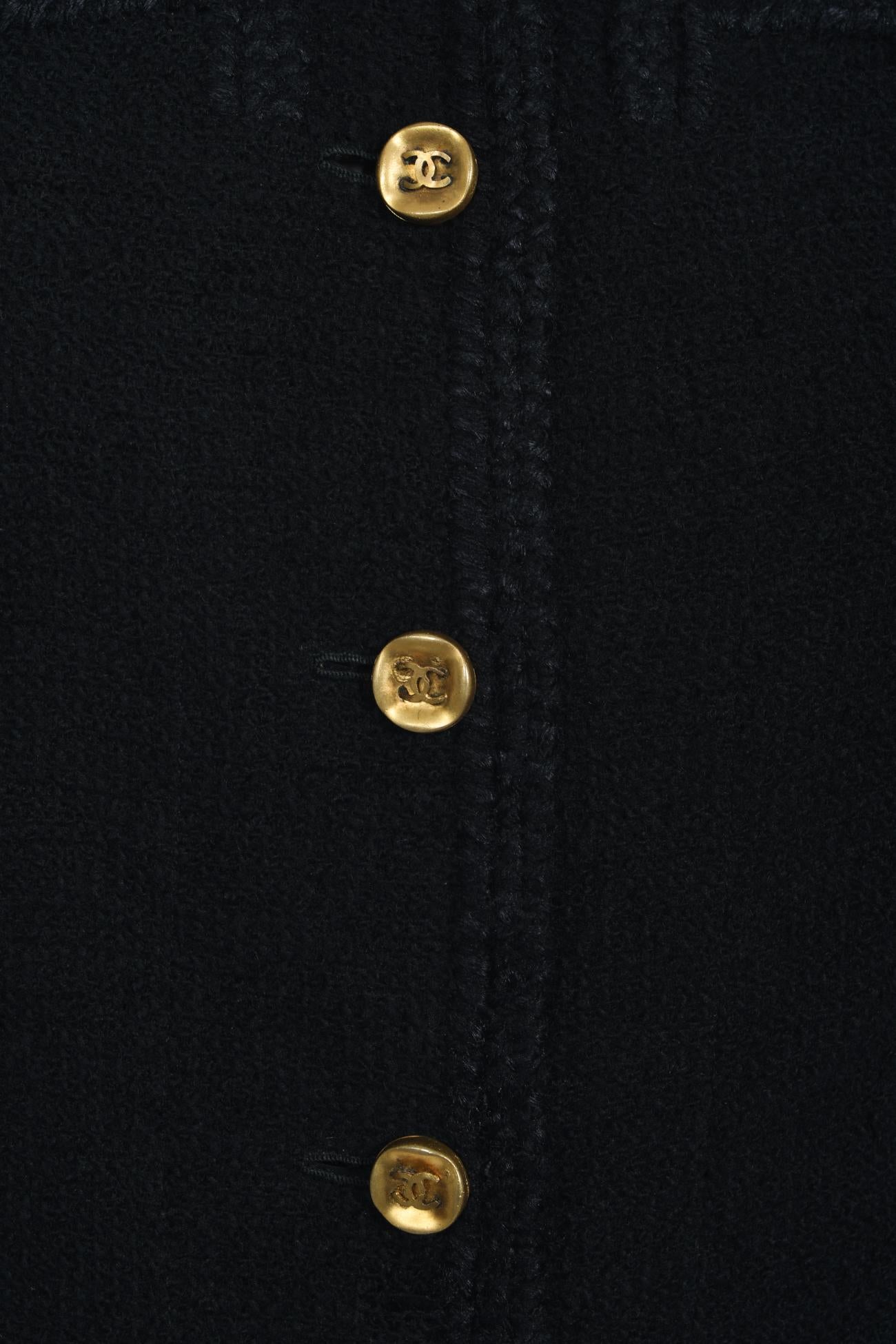 Vintage 1973 Chanel Haute Couture Black Boucle Wool Logo Buttons Jacket Suit  2