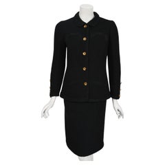 Vintage 1973 Chanel Haute Couture Black Boucle Wool Logo Buttons Jacket Suit 