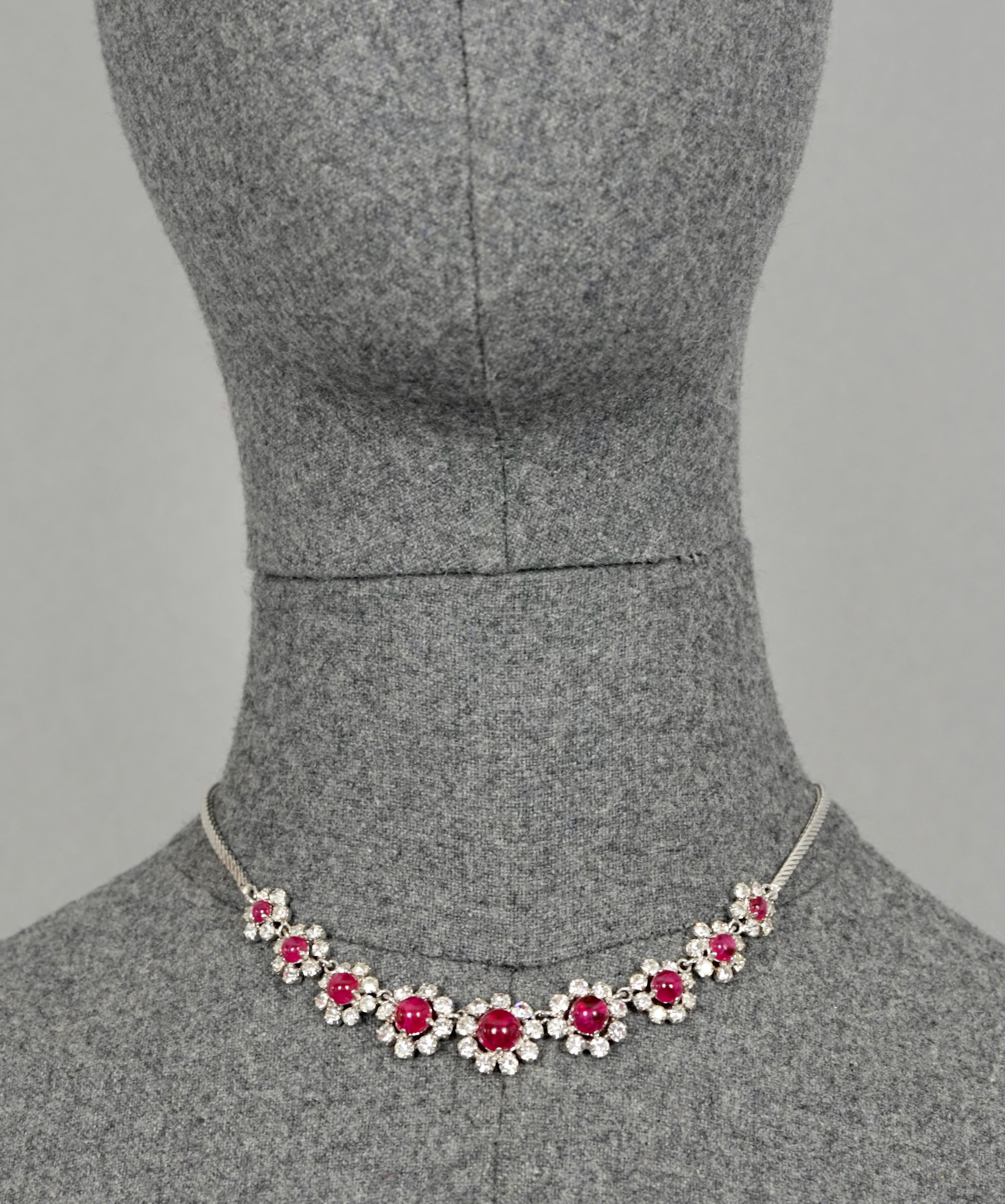 Vintage 1973 CHRISTIAN DIOR Red Glass Cabochon Rhinestone Necklace

Measurements:
Height: 0.63 inch (1.6 cm)
Wearable Length: 15.75 inches to 17.71 inches (40 cm to 45 cm)

Features:
- 100% Authentic CHRISTIAN DIOR.
- Red round glass cabochon with