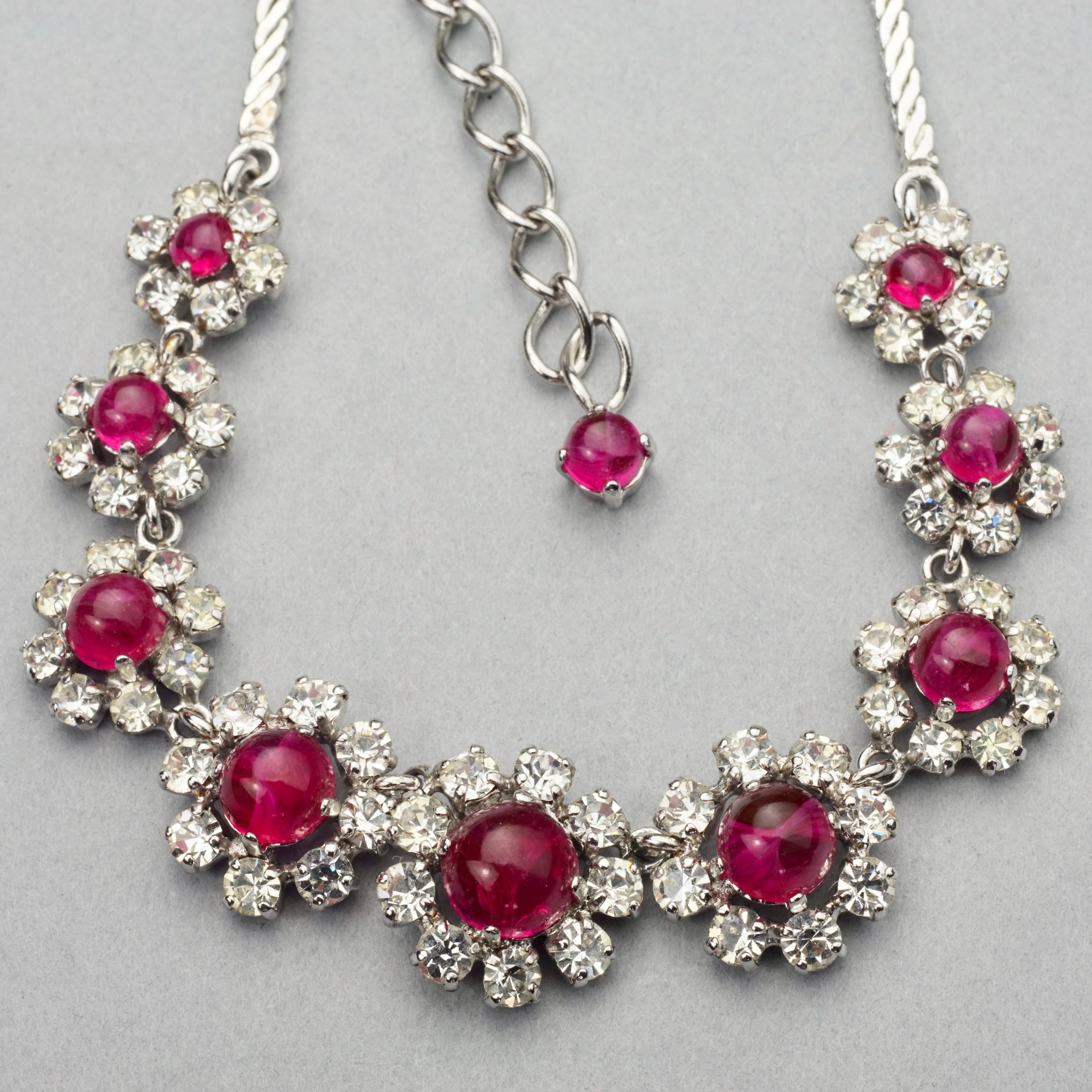 Vintage 1973 CHRISTIAN DIOR Red Glass Cabochon Rhinestone Necklace In Excellent Condition In Kingersheim, Alsace