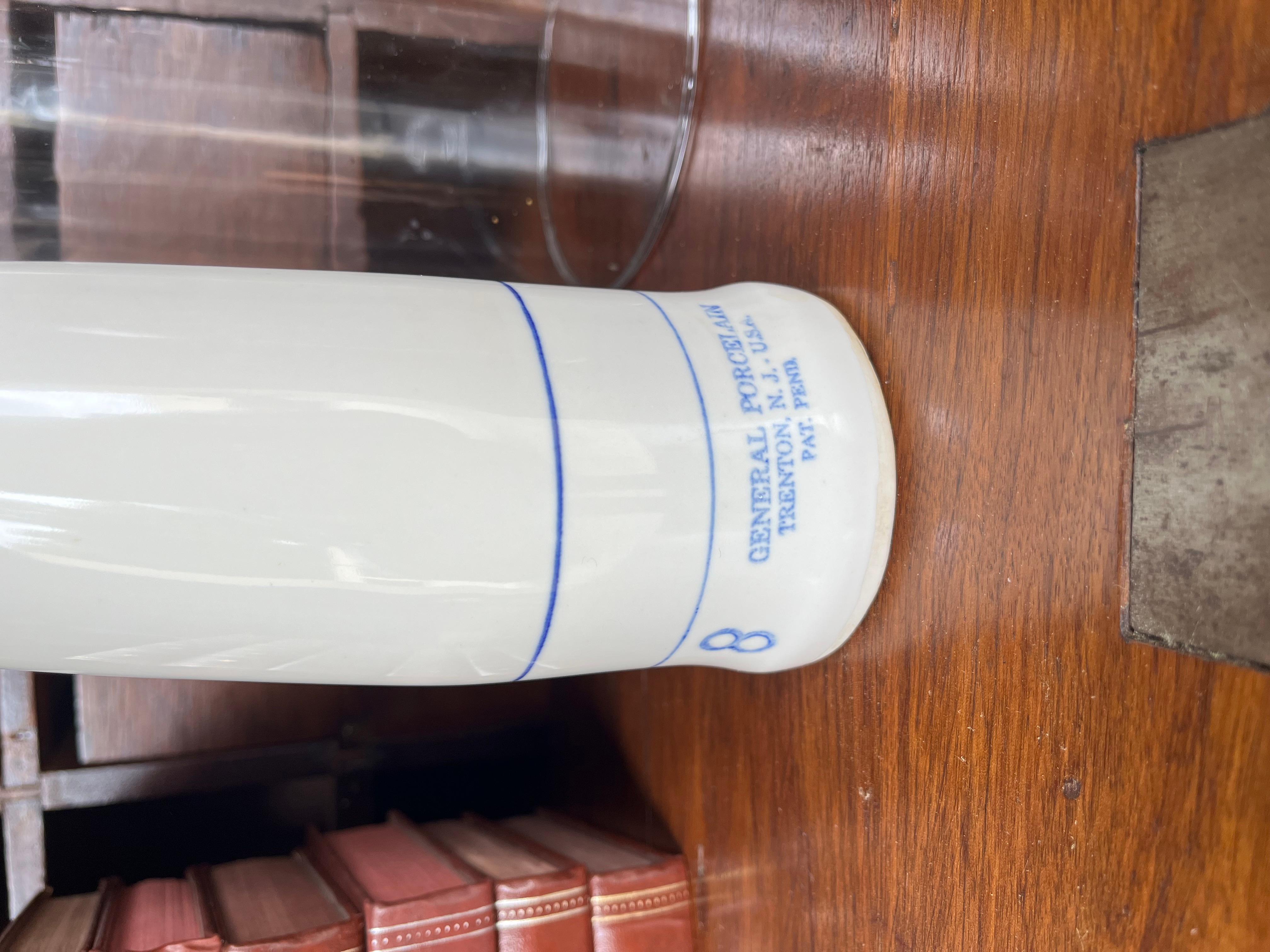Vintage 1973 General Porcelain Hand Glove Mould #8 In Good Condition For Sale In Portsmouth, VA