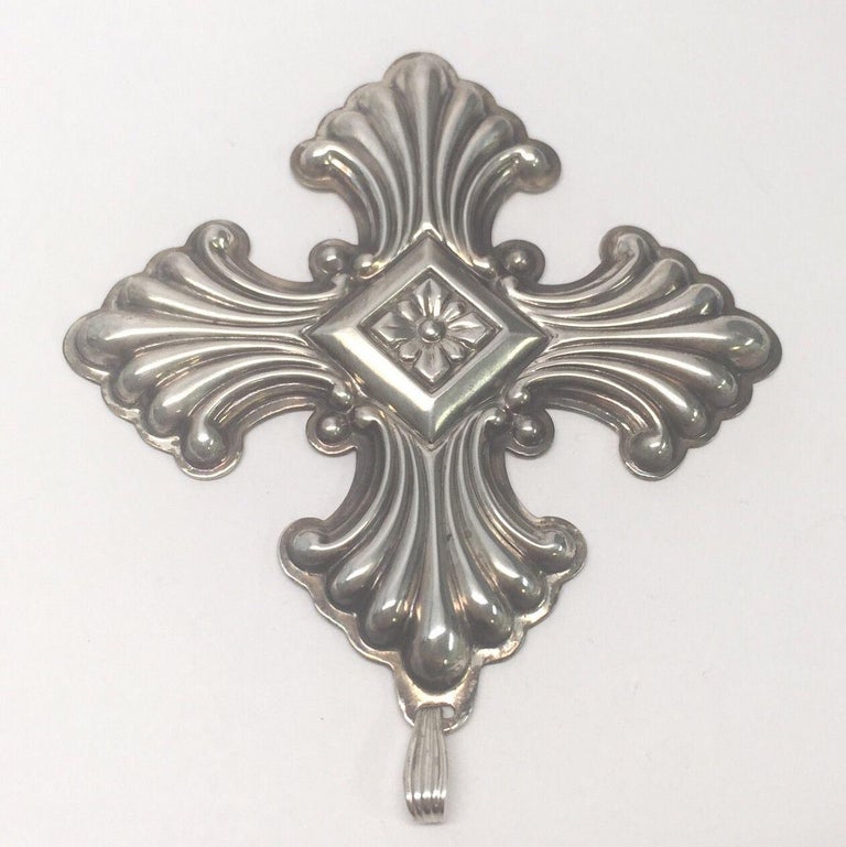 Reed And Barton Christmas Crpss 2022 Vintage 1973 Reed And Barton Sterling Silver Christmas Cross Ornament At  1Stdibs