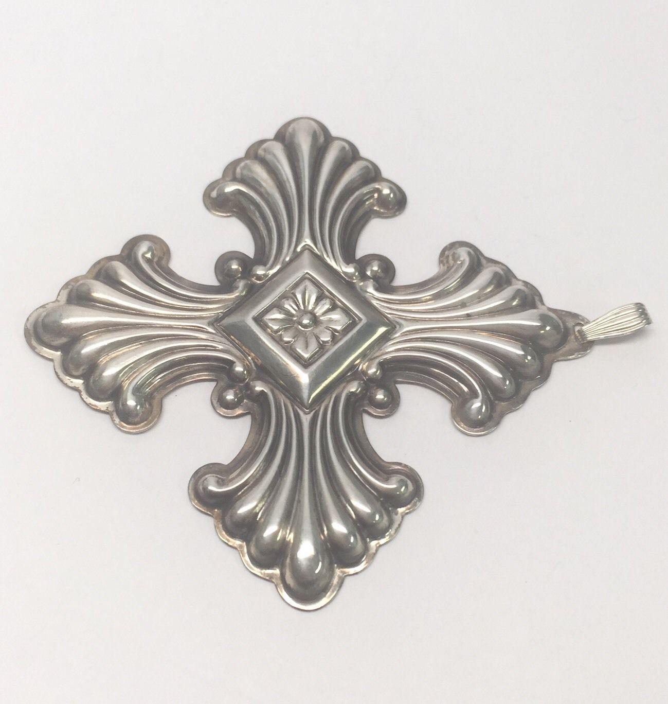 American Vintage 1973 Reed & Barton Sterling Silver Christmas Cross Ornament