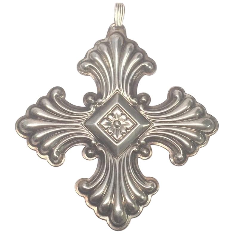 Vintage 1973 Reed & Barton Sterling Silver Christmas Cross Ornament