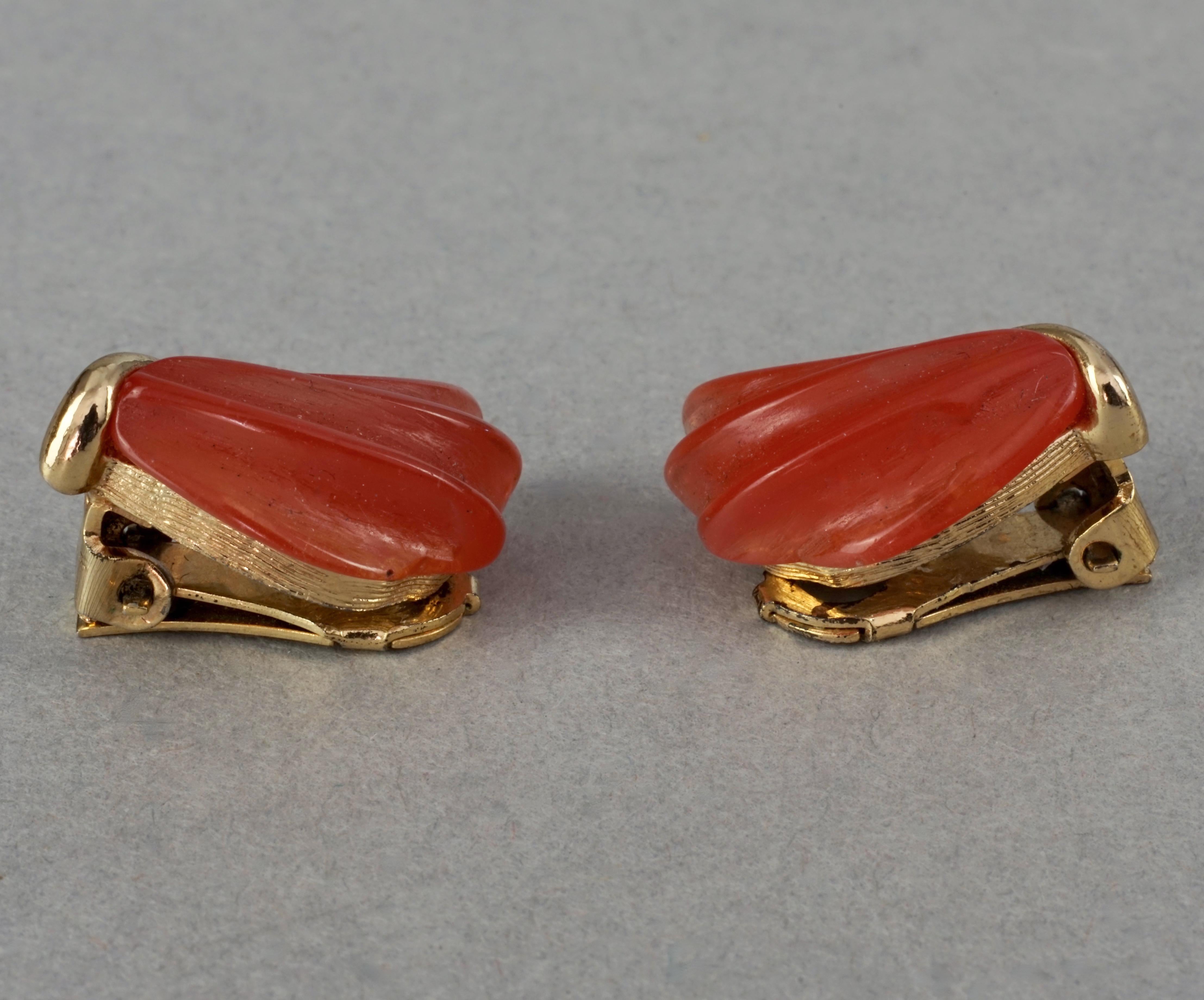 Vintage 1974 CHRISTIAN DIOR Orange Lucite Earrings In Excellent Condition For Sale In Kingersheim, Alsace