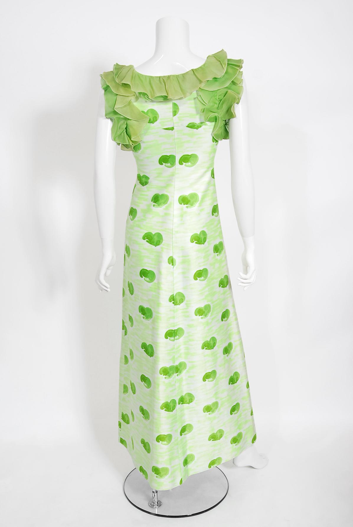 Archiv 1974 Courreges Dokumentierter Grüner Druck Baumwolle Rüschen Organza Maxikleid im Angebot 6