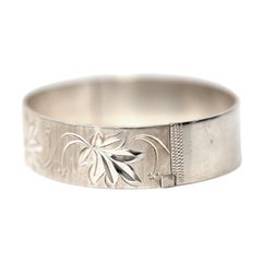 Vintage 1974 Floral Silver Bangle Bracelet