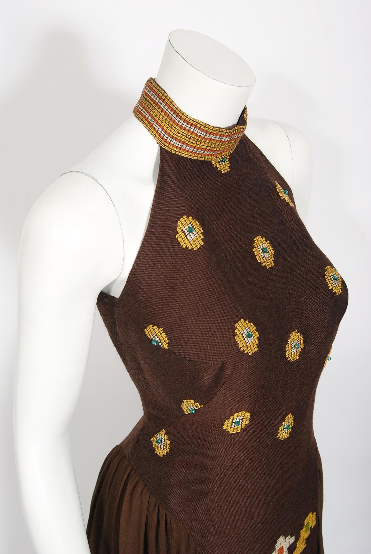 Bata de gasa de lana bordada documentada Vintage 1974 Nikos-Takis Greek Couture 5