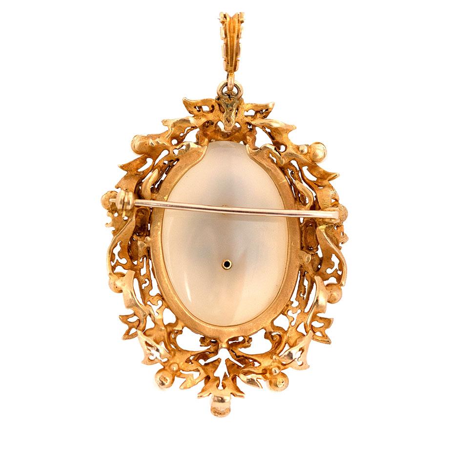 Vintage 1975 9ct Gold Chalcedony Pearl Pendant Brooch In Good Condition For Sale In London, GB