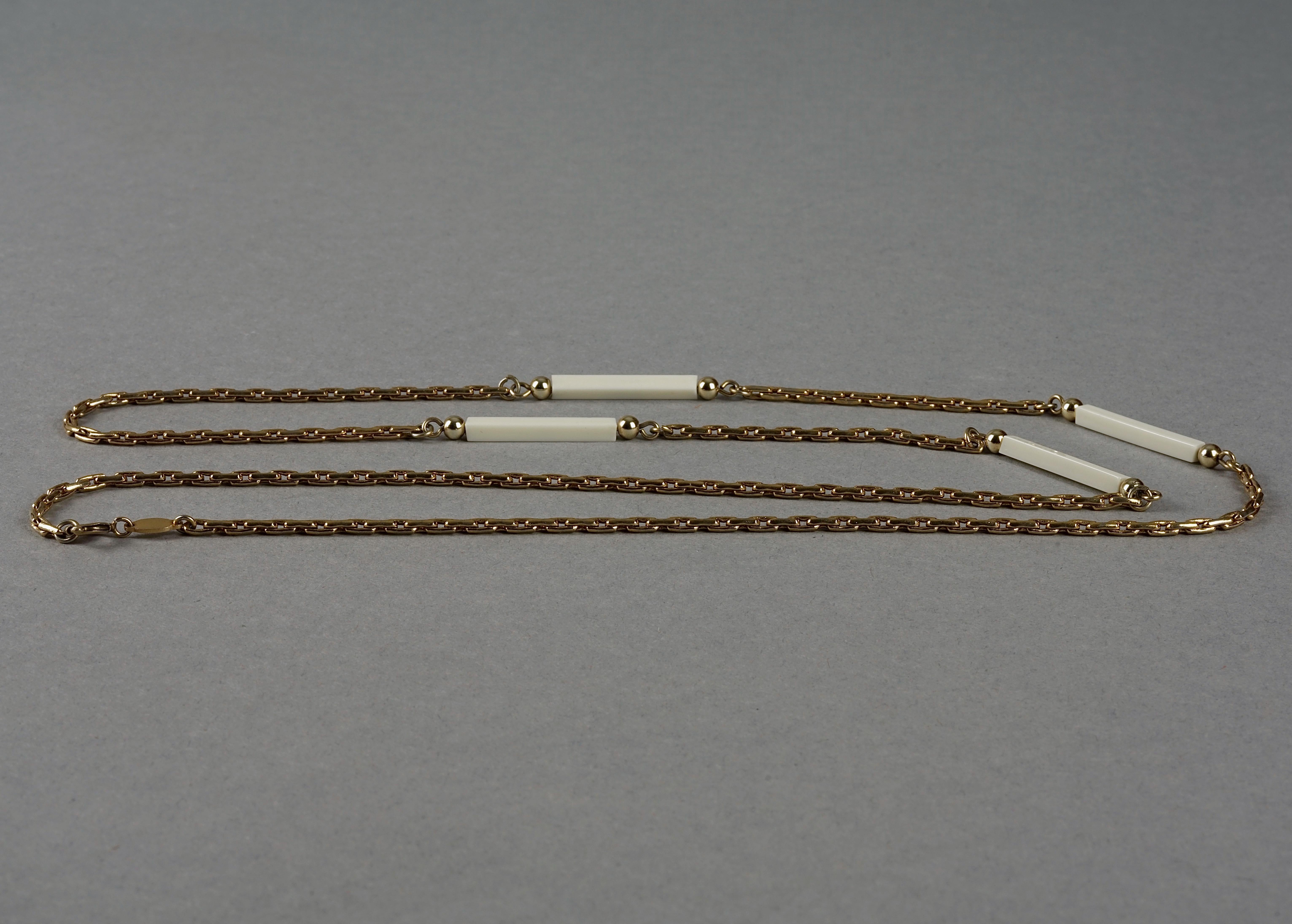 Vintage 1975 CHRISTIAN DIOR White Bar Long Chain Necklace For Sale 1