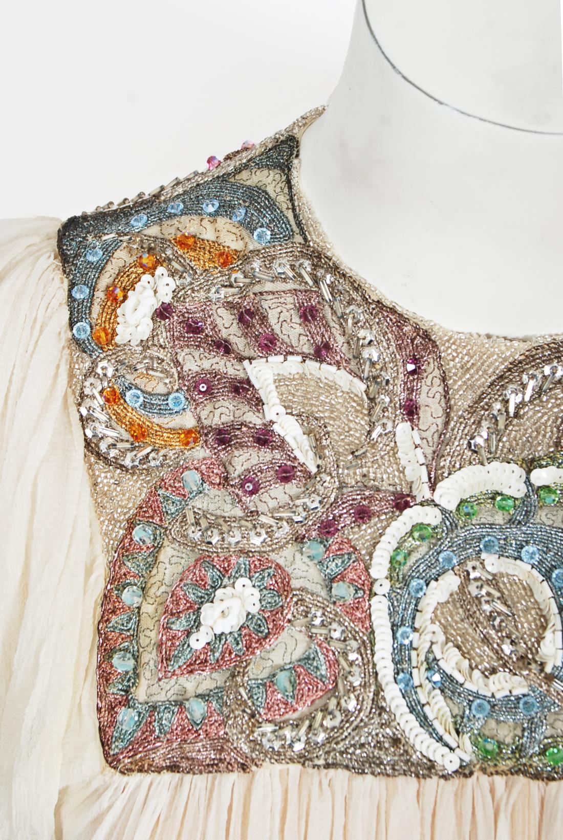 1970's Madame Grès Haute Couture Perlen bestickt Elfenbein schiere Seide Brautkleid im Angebot 5
