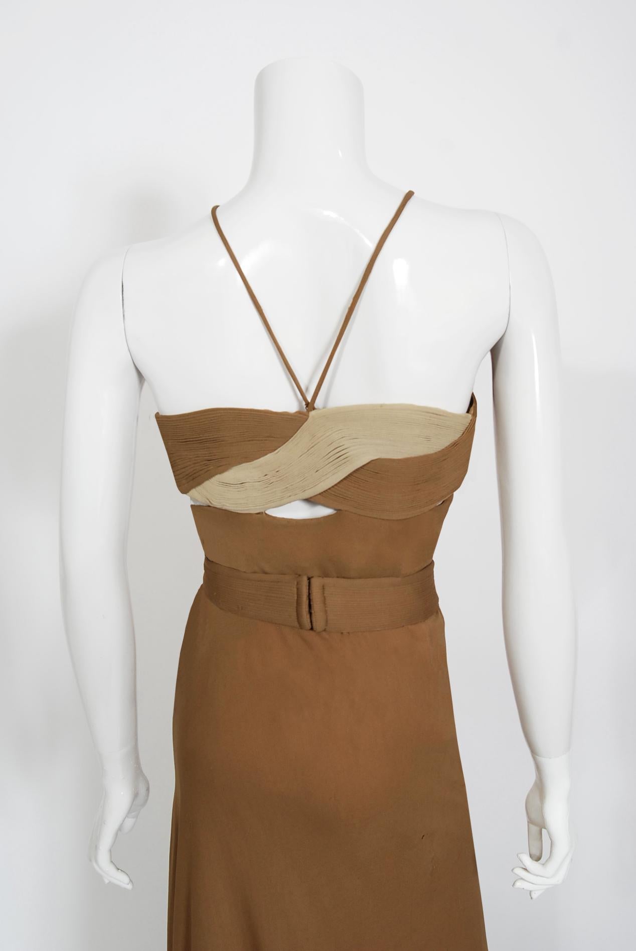 Vintage 1975 Madame Grès Haute Couture Rare documenté Robe à découpes en soie et jersey en vente 4