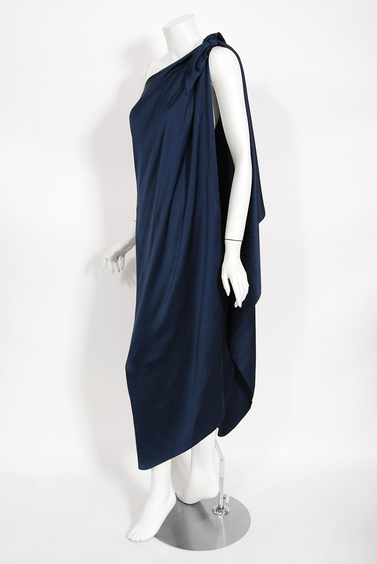 Vintage 1976 Halston Couture Navy Silk Draped One-Shoulder Wrap Goddess Gown In Good Condition In Beverly Hills, CA