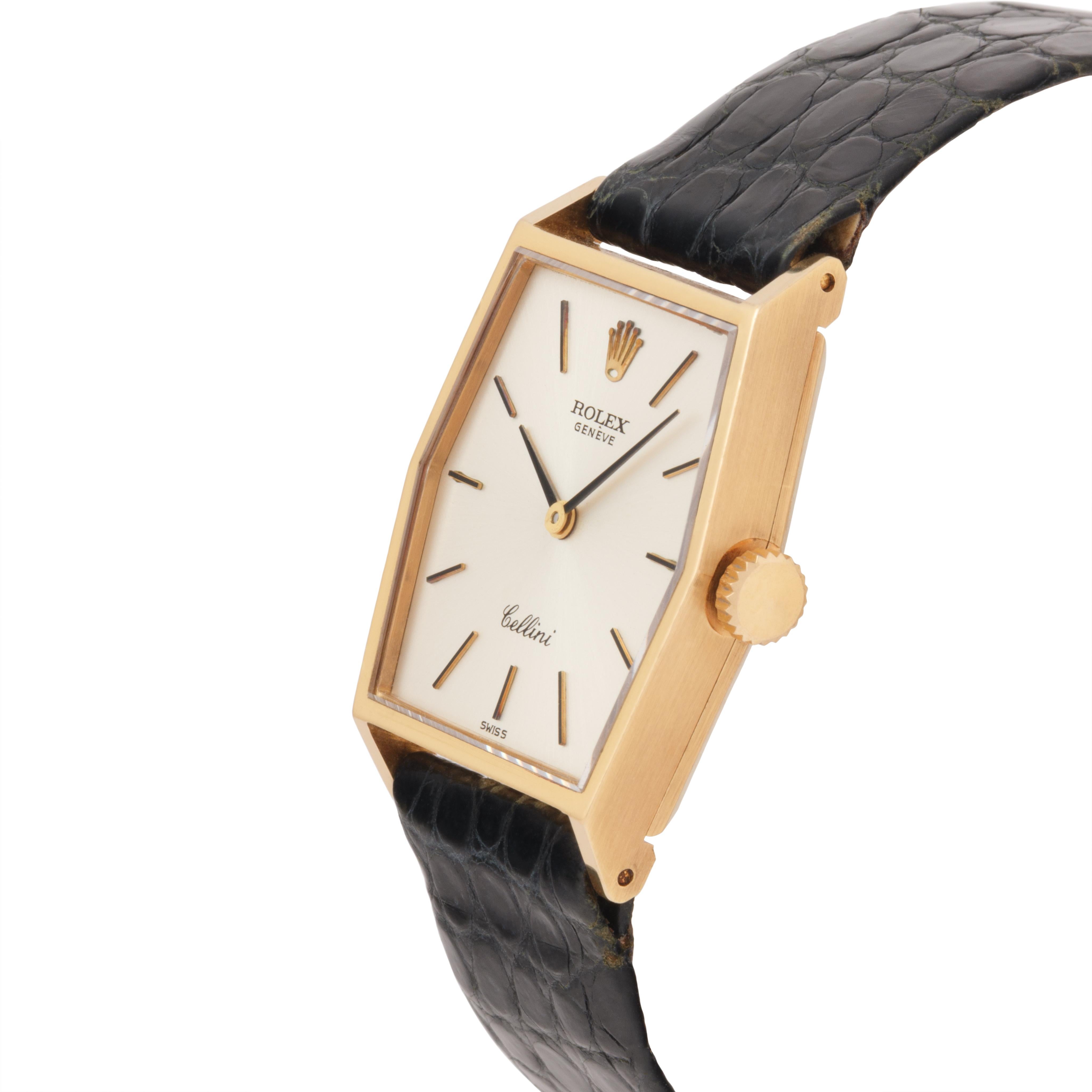 Vintage 1976 Rolex Cellini Model 4121 18 Karat Yellow Gold Manual Wind Watch In Good Condition For Sale In New York, NY