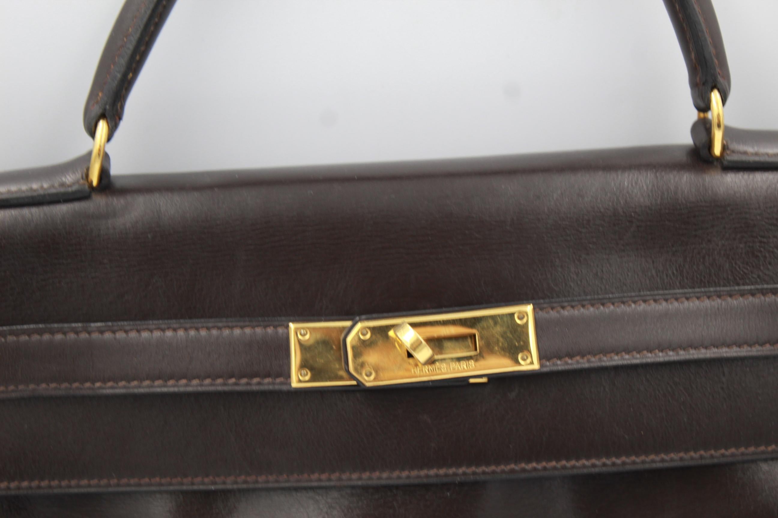 Vintage 1977 Hemes Kelly 32 Bag in Dark Brown Chocolate Box Leather In Good Condition In Paris, FR