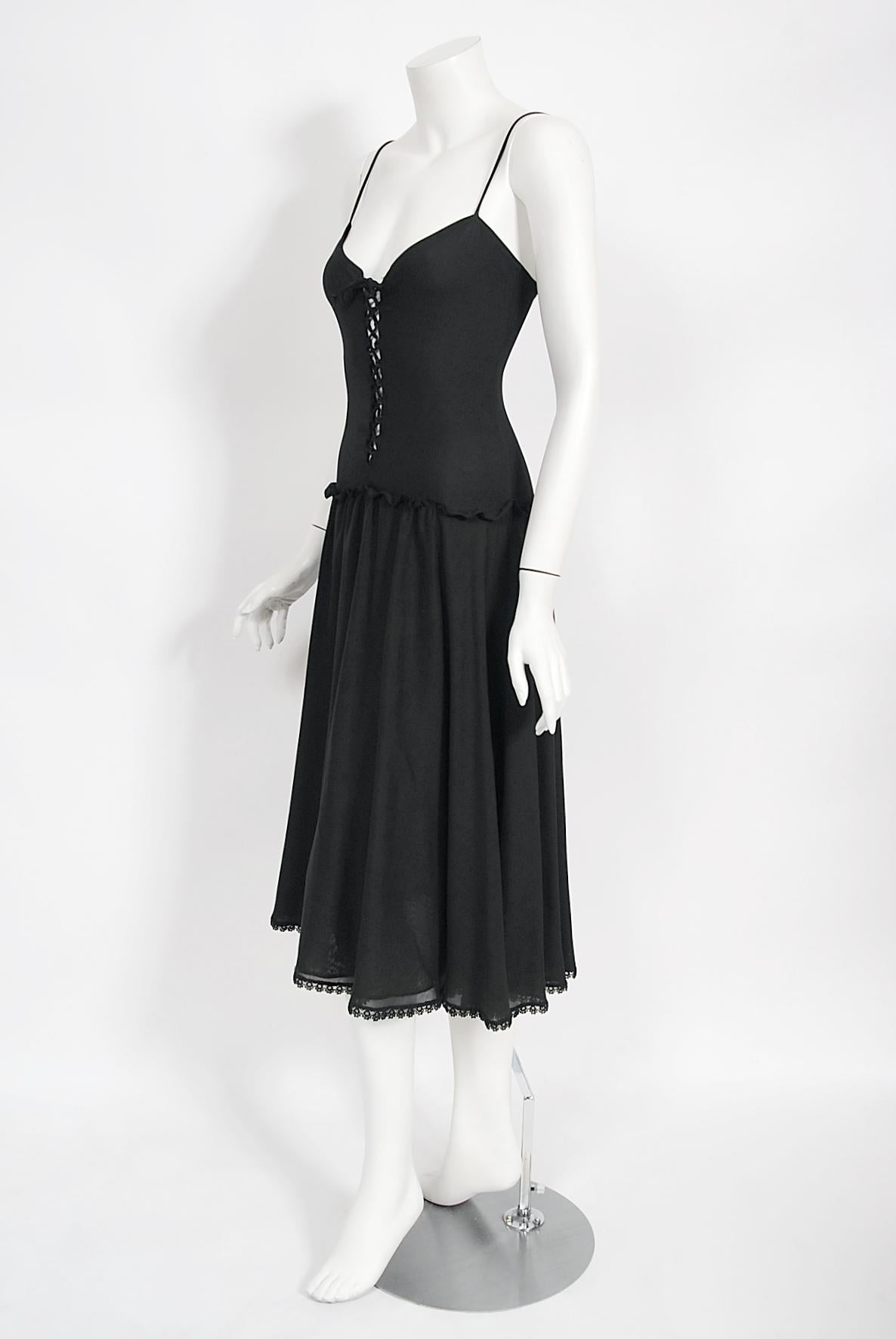 Vintage 1977 Sant Angelo Documented Black Jersey Lace-Up Bodysuit Dress & Shawl en vente 5