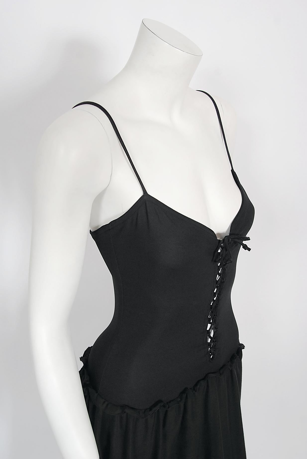Vintage 1977 Sant Angelo Documented Black Jersey Lace-Up Bodysuit Dress & Shawl Pour femmes en vente
