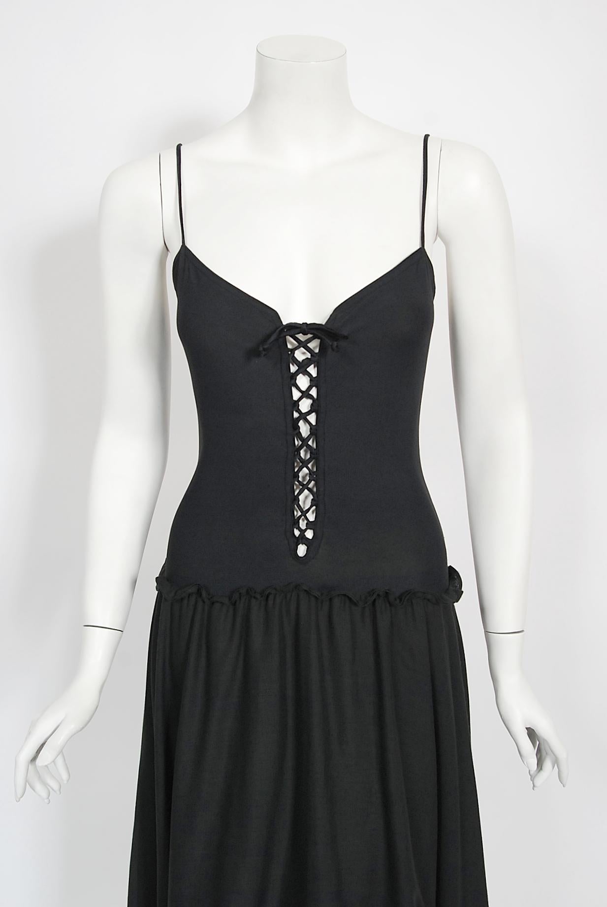 Vintage 1977 Sant Angelo Documented Black Jersey Lace-Up Bodysuit Dress & Shawl en vente 1