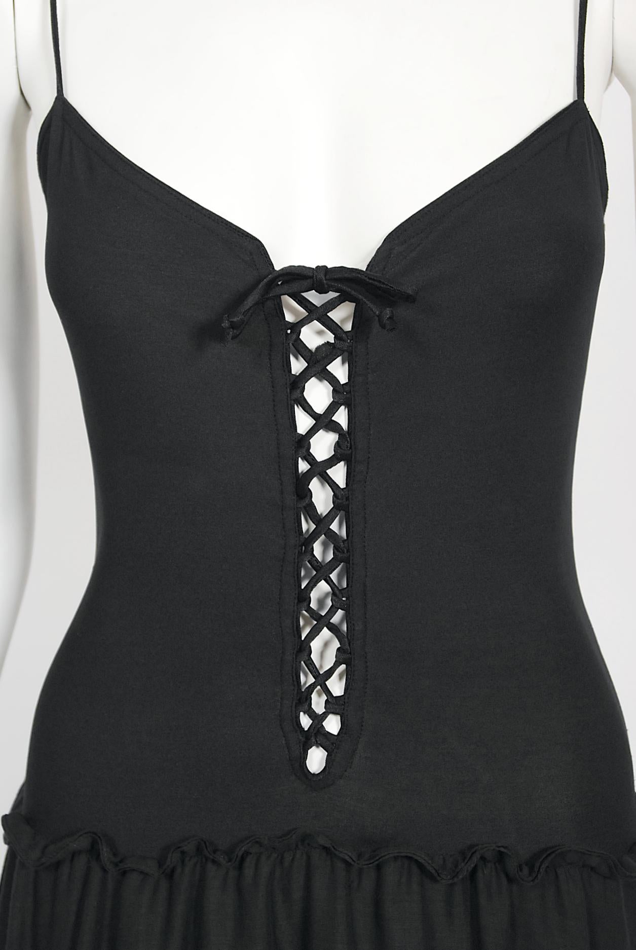 Vintage 1977 Sant Angelo Documented Black Jersey Lace-Up Bodysuit Dress & Shawl en vente 2
