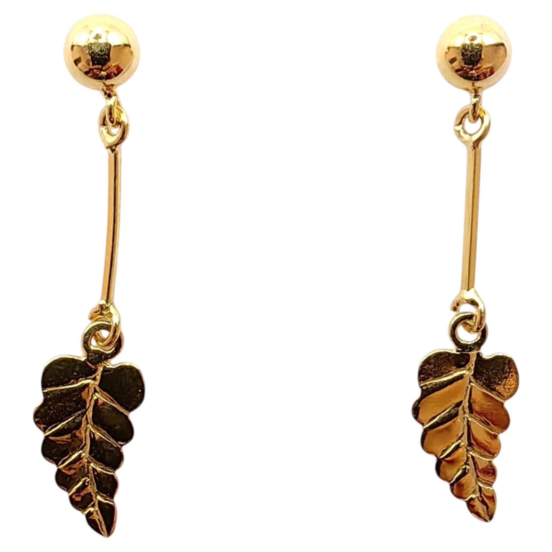 Vintage 1978 Dangling Leaf Drop Stud Earrings in 14K Yellow Gold