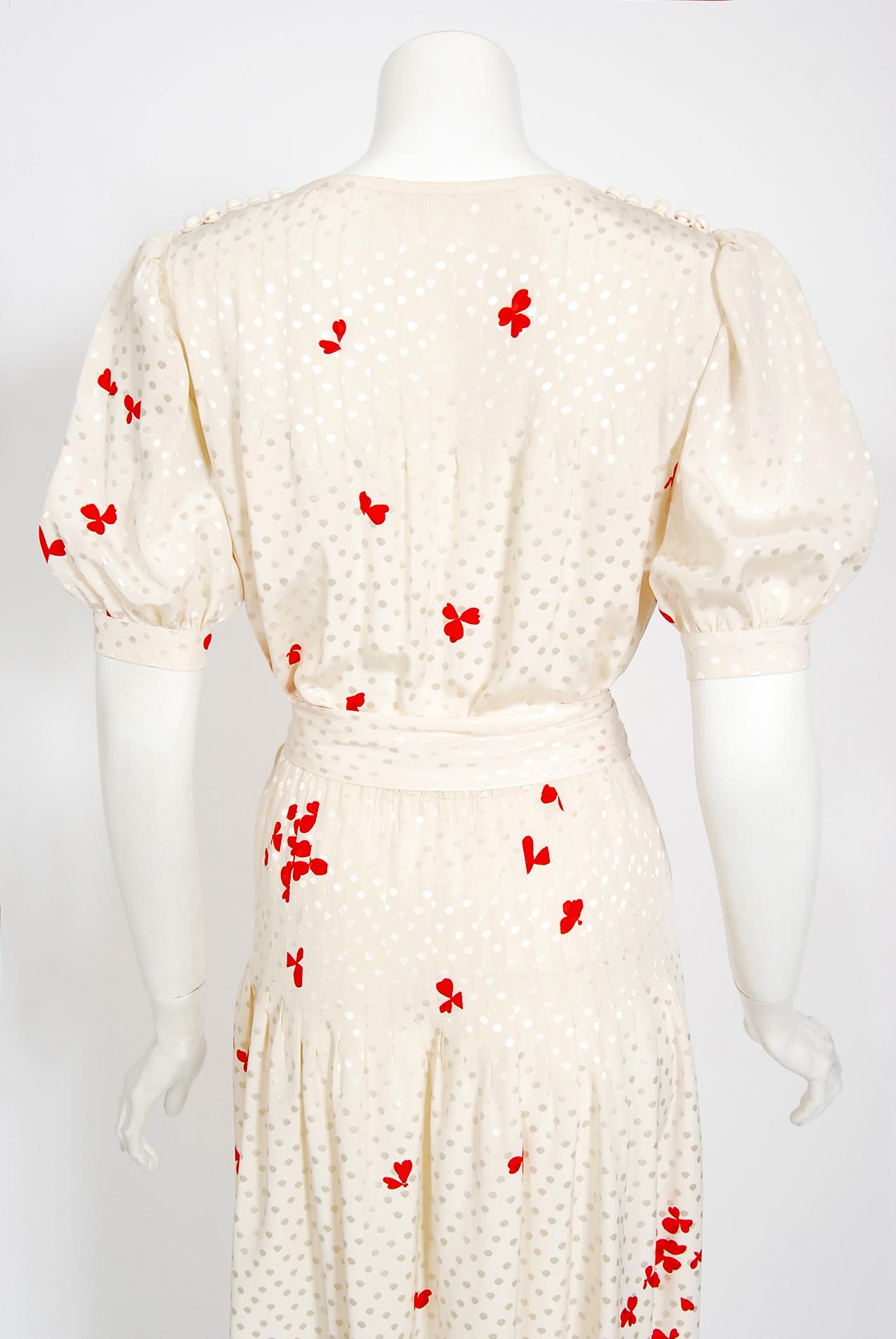 Vintage 1978 Yves Saint Laurent Haute Couture Ivory Red Print Silk Dress & Shawl For Sale 9