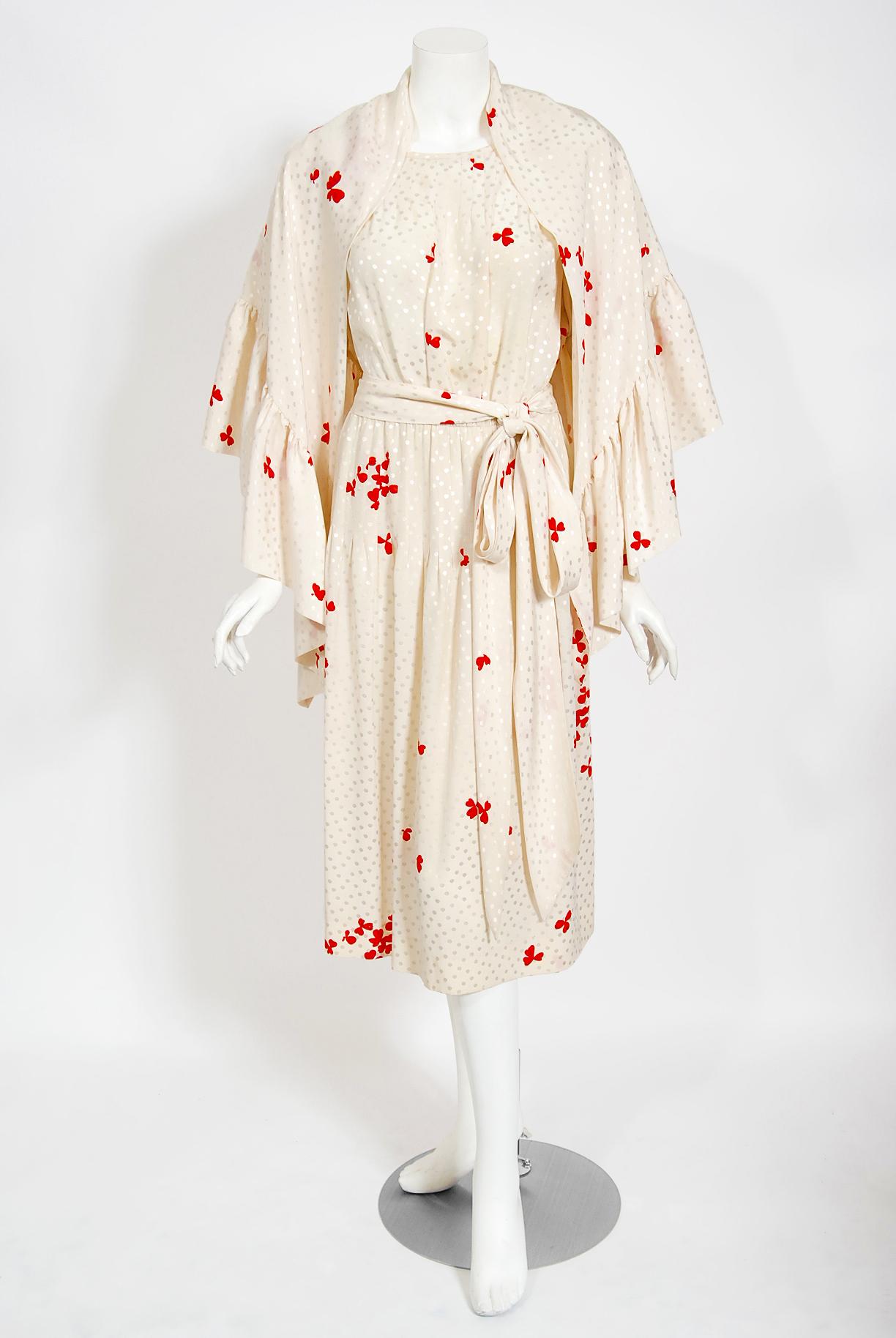 Vintage 1978 Yves Saint Laurent Haute Couture Ivory Red Print Silk Dress & Shawl For Sale 2