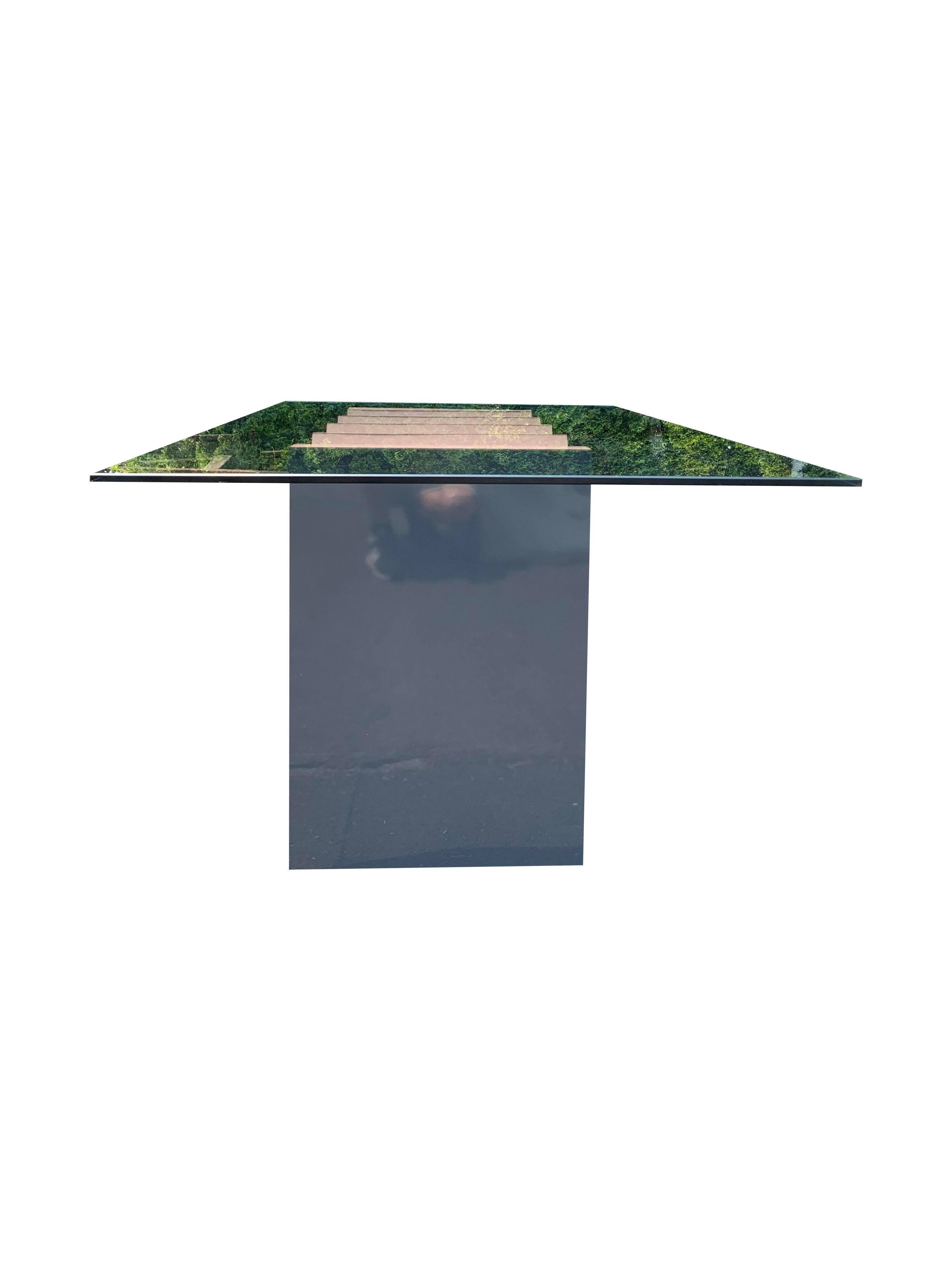 Table de salle à manger vintage 1980/90s Deco Modernity avec plateau en verre en vente 1