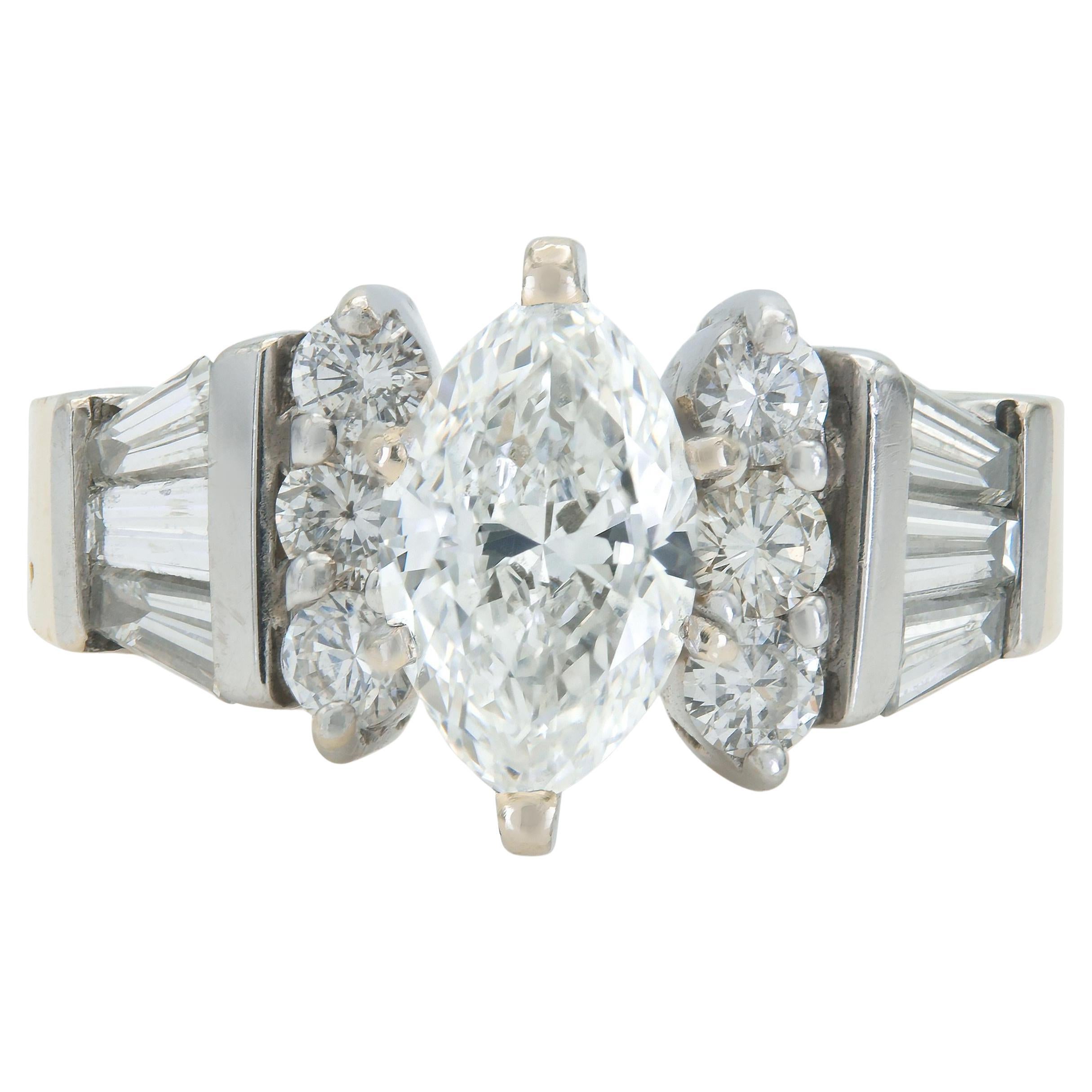 Anello di fidanzamento vintage anni 
80 con diamante taglio marquise da 0,95 carati