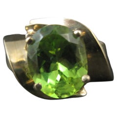 Vintage 1980s 10K Yellow Gold Peridot Solitaire Ring Size 7