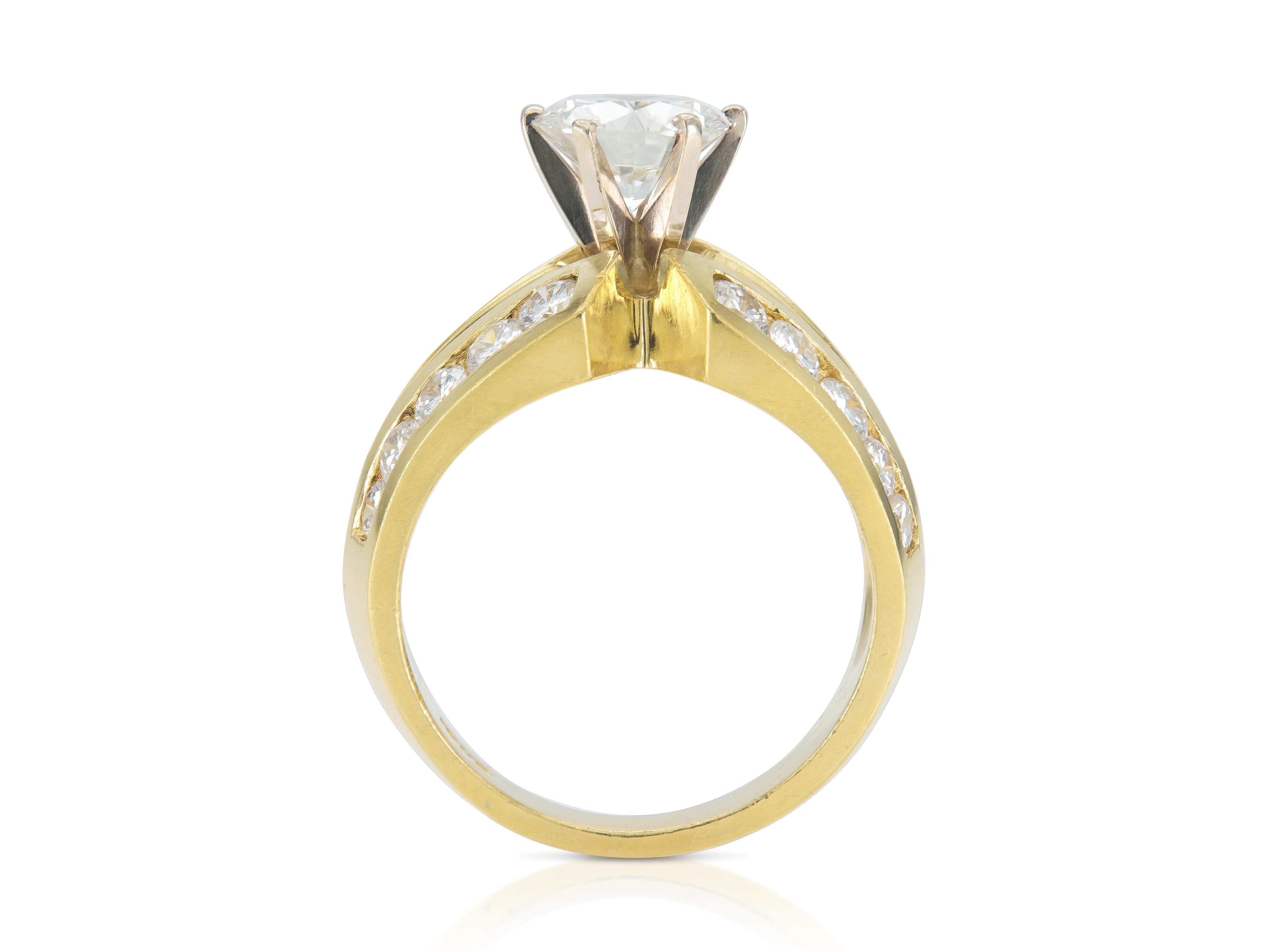 Anello di fidanzamento vintage anni '80 con diamante taglio rotondo da 1,10 carati In condizioni buone in vendita a New York, NY