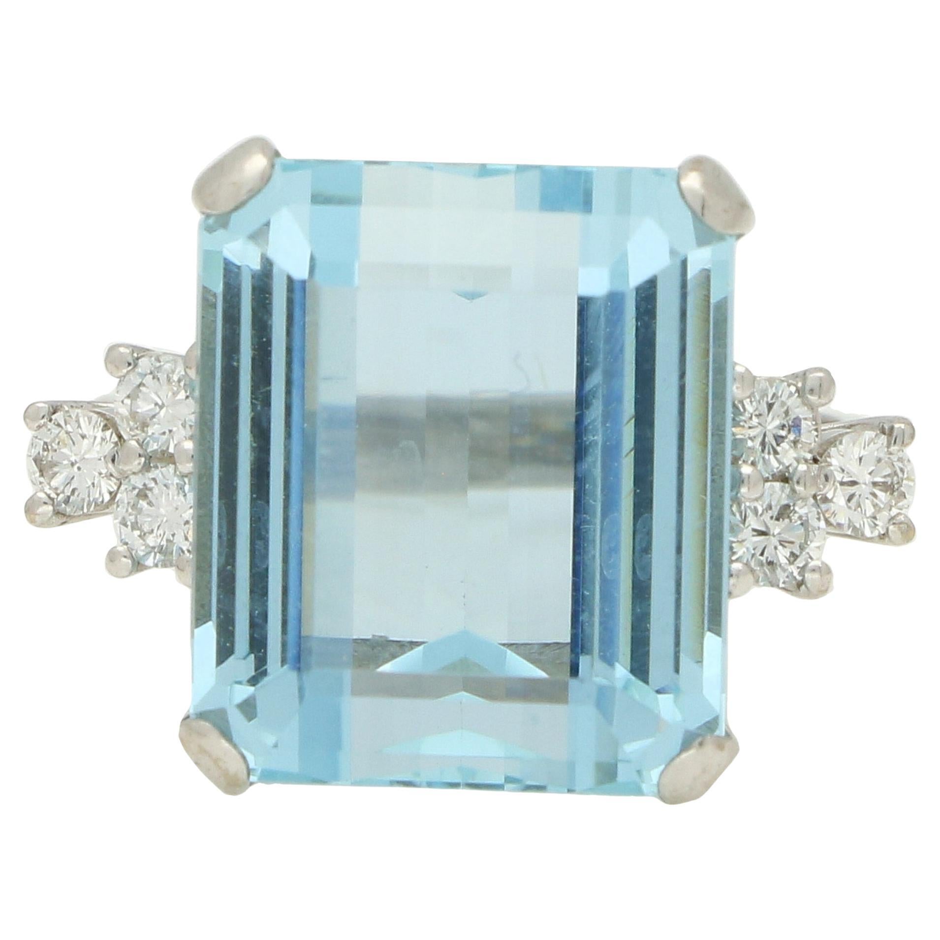 Vintage 1980's 11.00ct Aquamarine and Diamond Cocktail Ring Set in Platinum