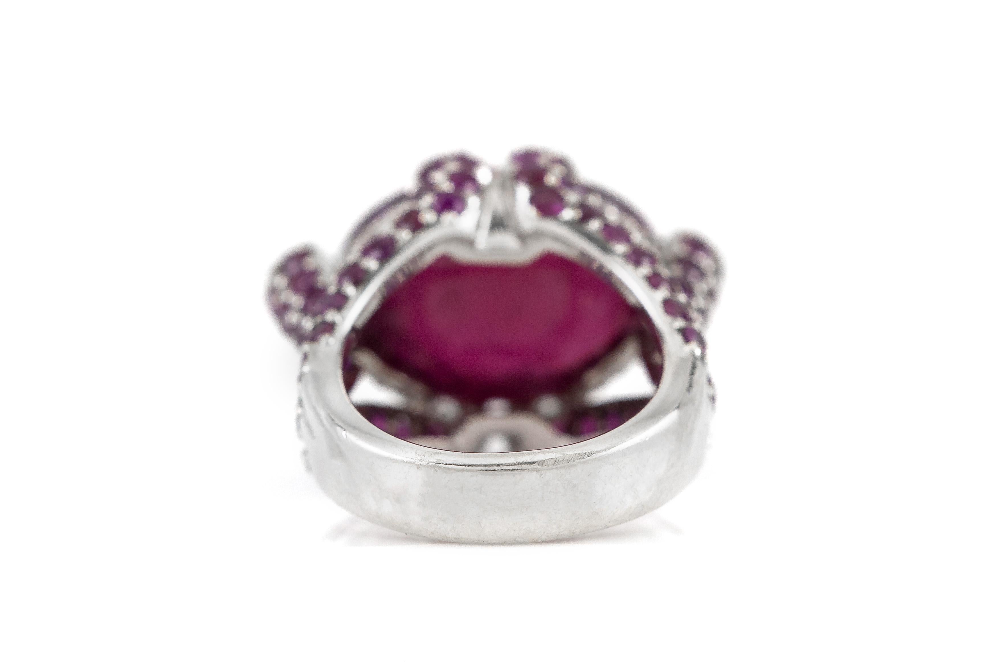 Cabochon Vintage 1980s 12.00 Carat Rubellite Ring with Rubies and Diamonds in vendita