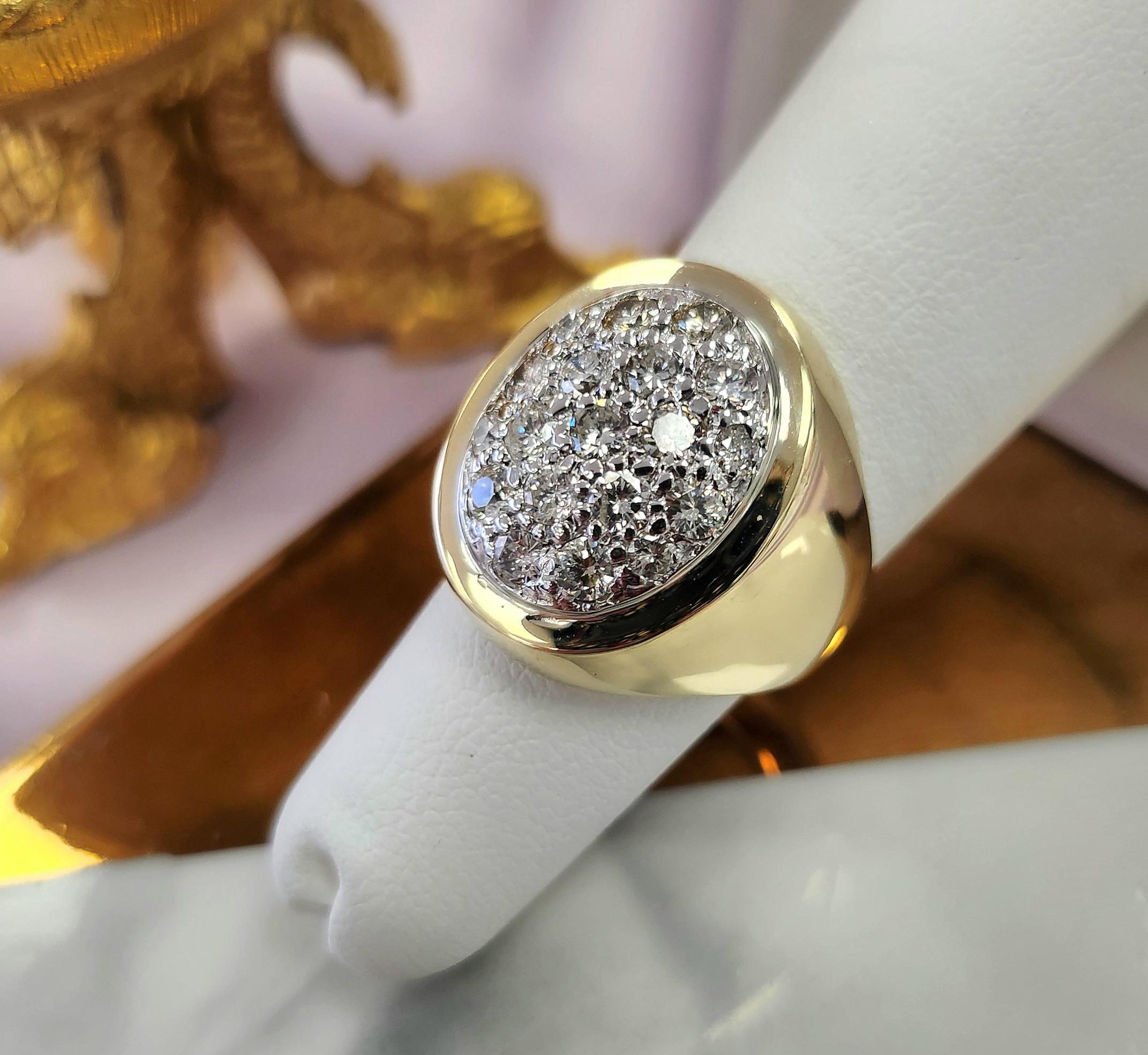 Taglio rotondo Anello con sigillo a cupola ovale in oro 14 carati, vintage anni '80  Diamante da 1 carato  Taglia 5.25 in vendita