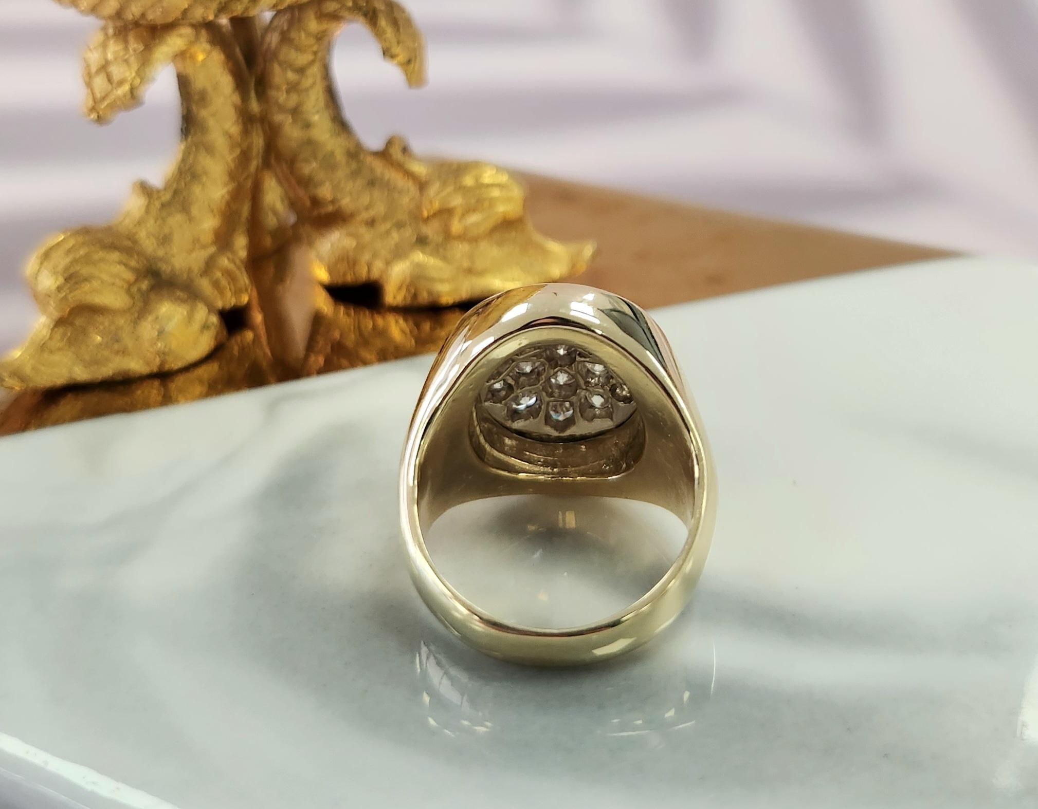 da uomo o donna Anello con sigillo a cupola ovale in oro 14 carati, vintage anni '80  Diamante da 1 carato  Taglia 5.25 in vendita
