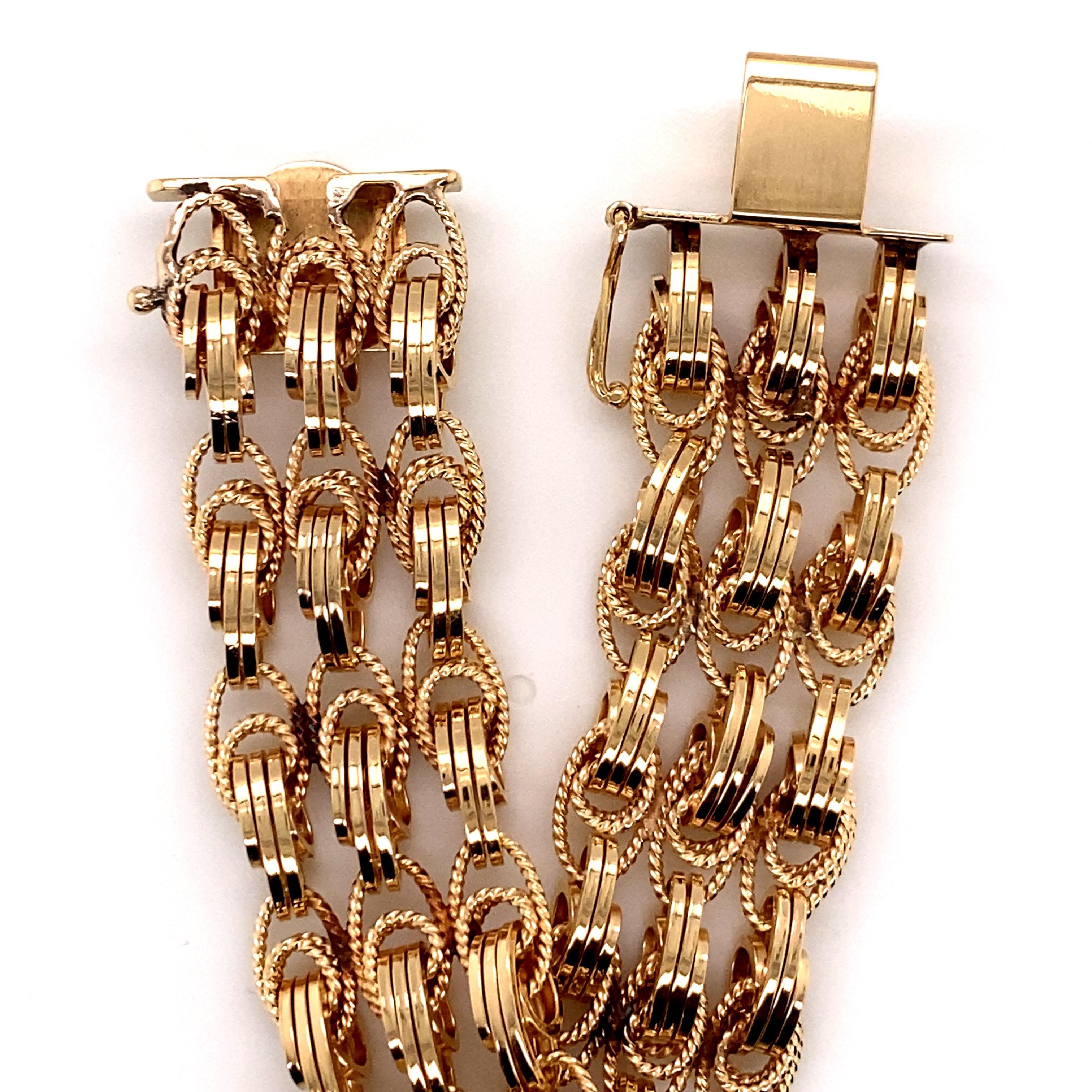 Vintage 1980s 14 Karat Yellow Gold 3-Row Wide Link Bracelet In Good Condition For Sale In Boston, MA
