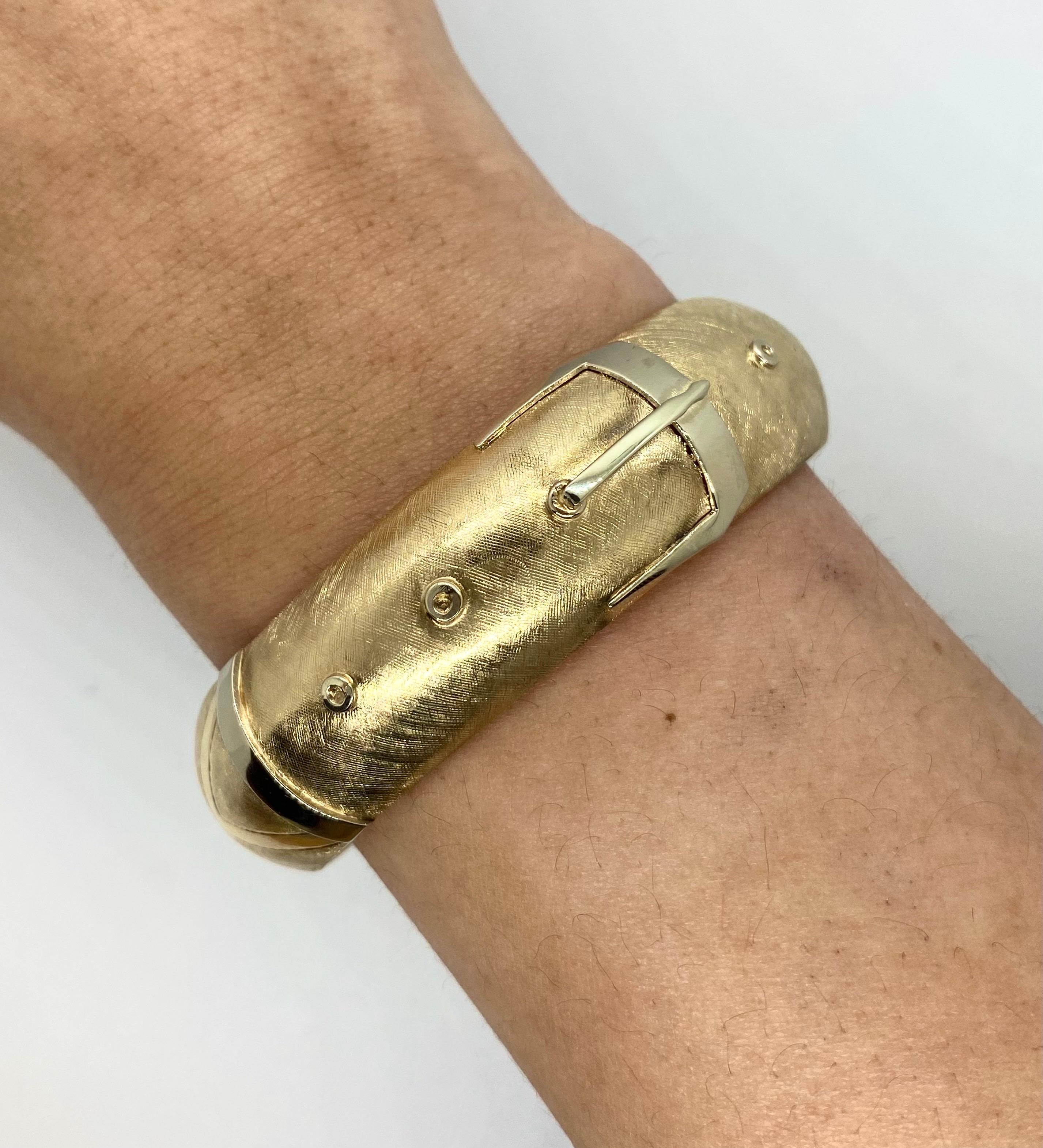 Bracelet jonc vintage en or jaune 14 carats à motif de ceinture, années 1980 en vente 2