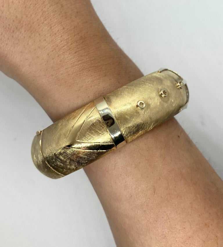 Vintage 1980’s 14k Yellow Gold Belt Design Bangle Bracelet For Sale at ...