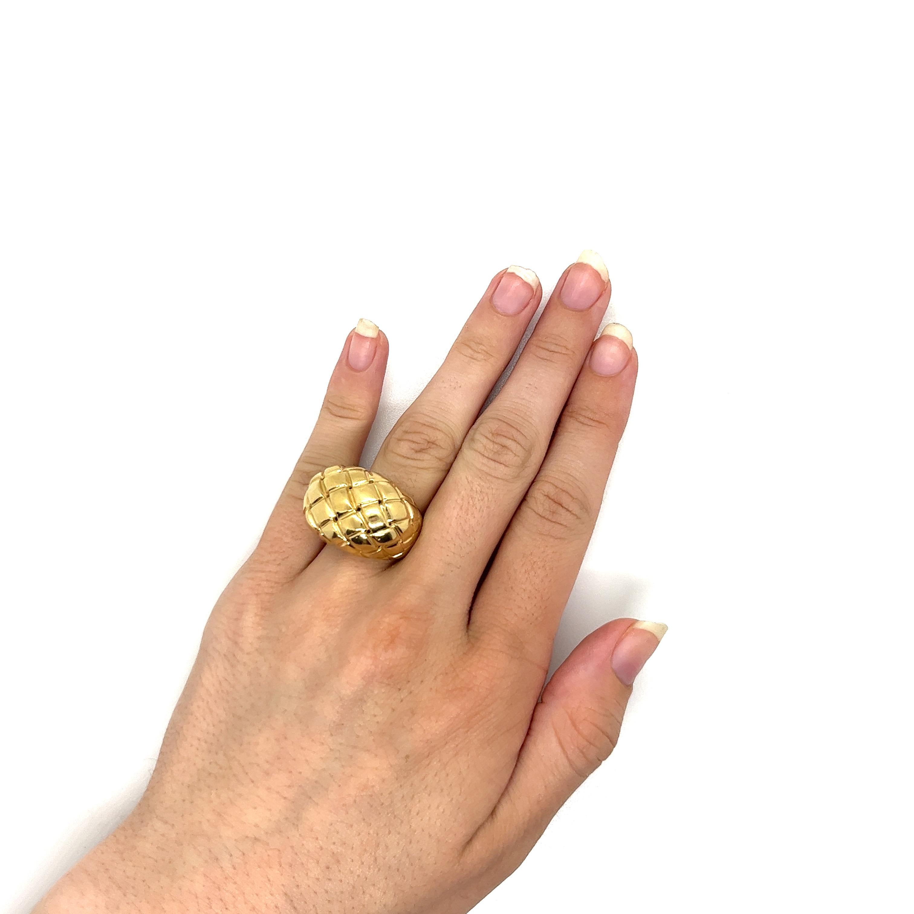 Vintage 1980's 14k Yellow Gold Dome Basket Weave Statement Ring For Sale 2