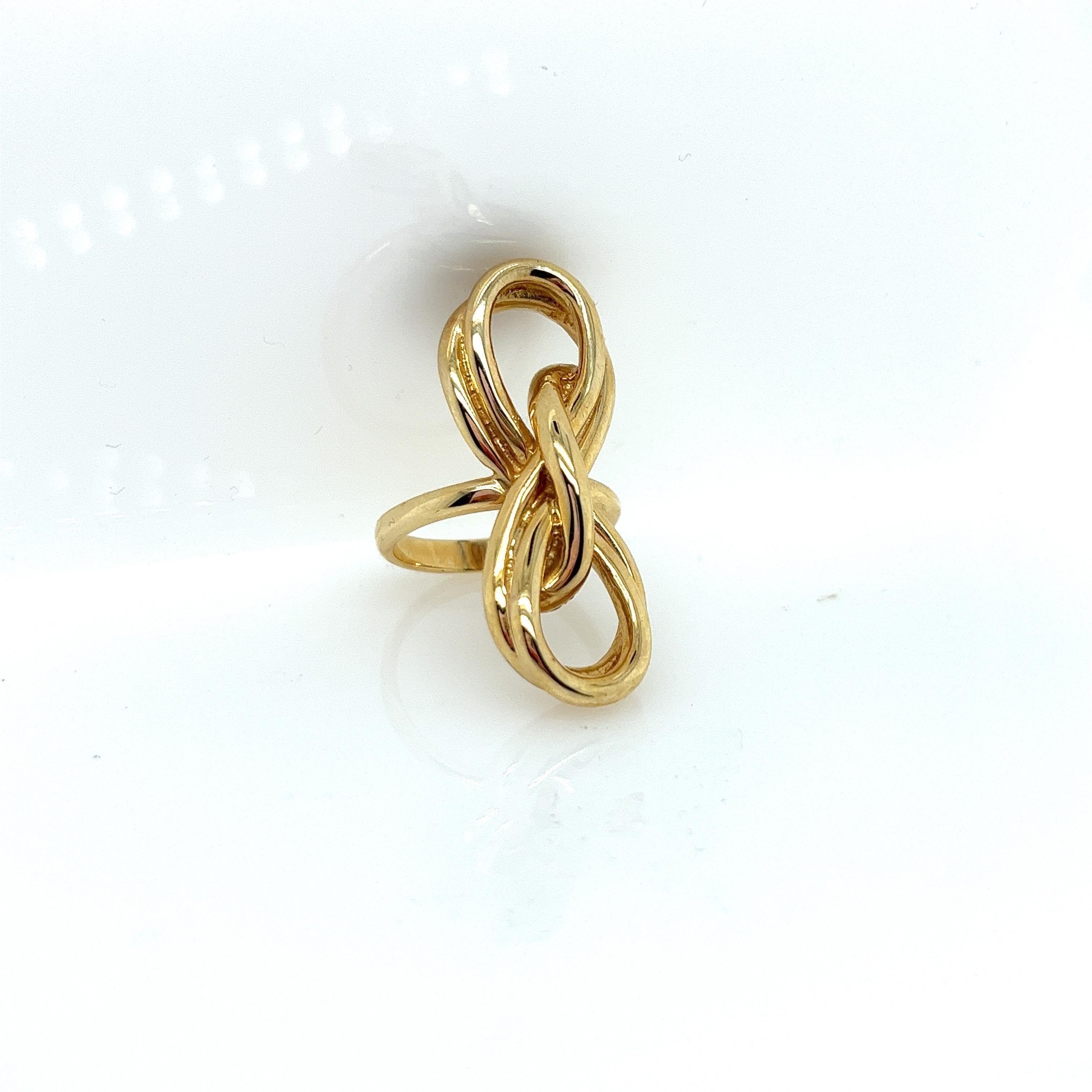 Vintage 1980's 14k Yellow Gold Ribbon Statement Ring In Excellent Condition For Sale In Boston, MA