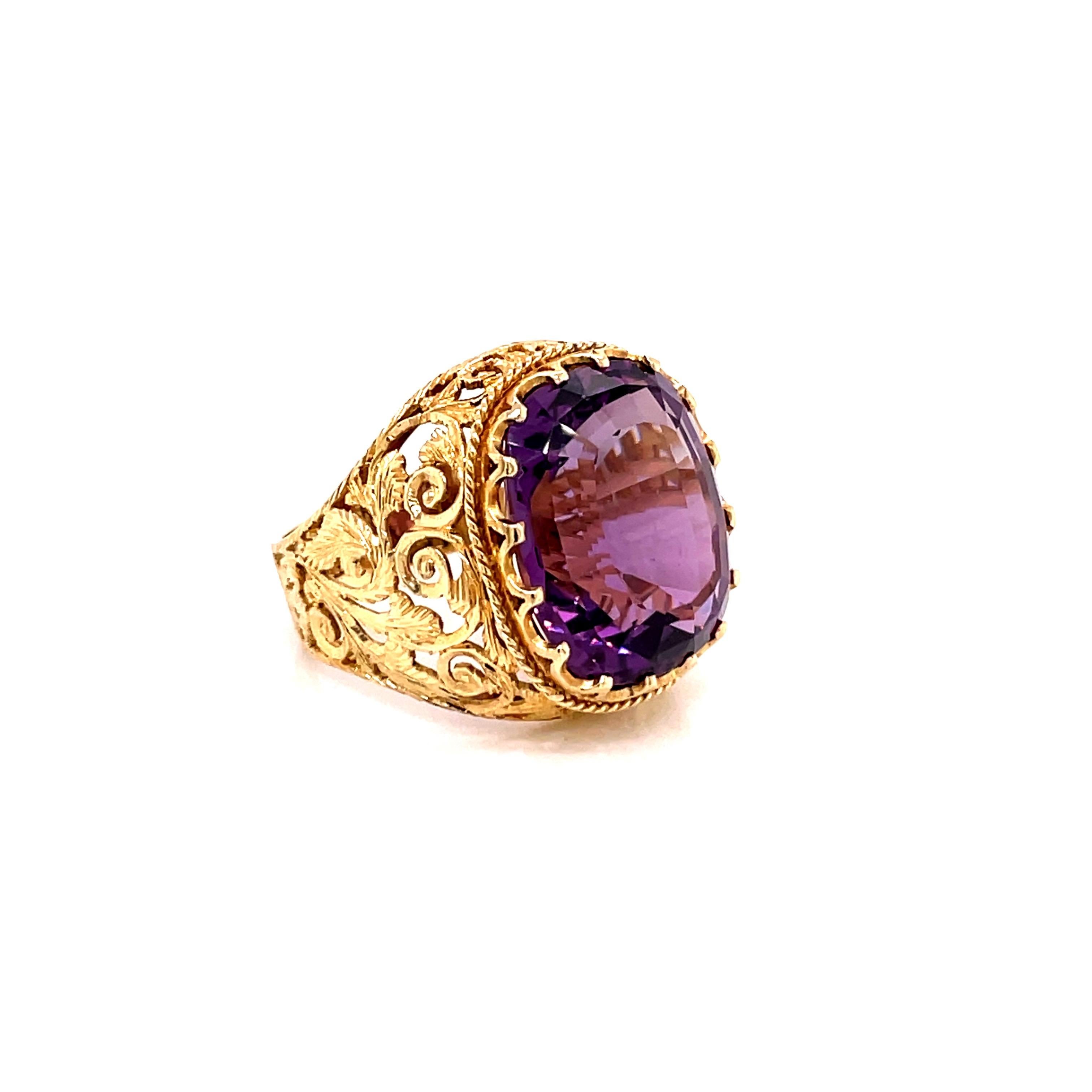 Contemporary Vintage 1980's 15ct Cushion Cut Amethyst Ring For Sale