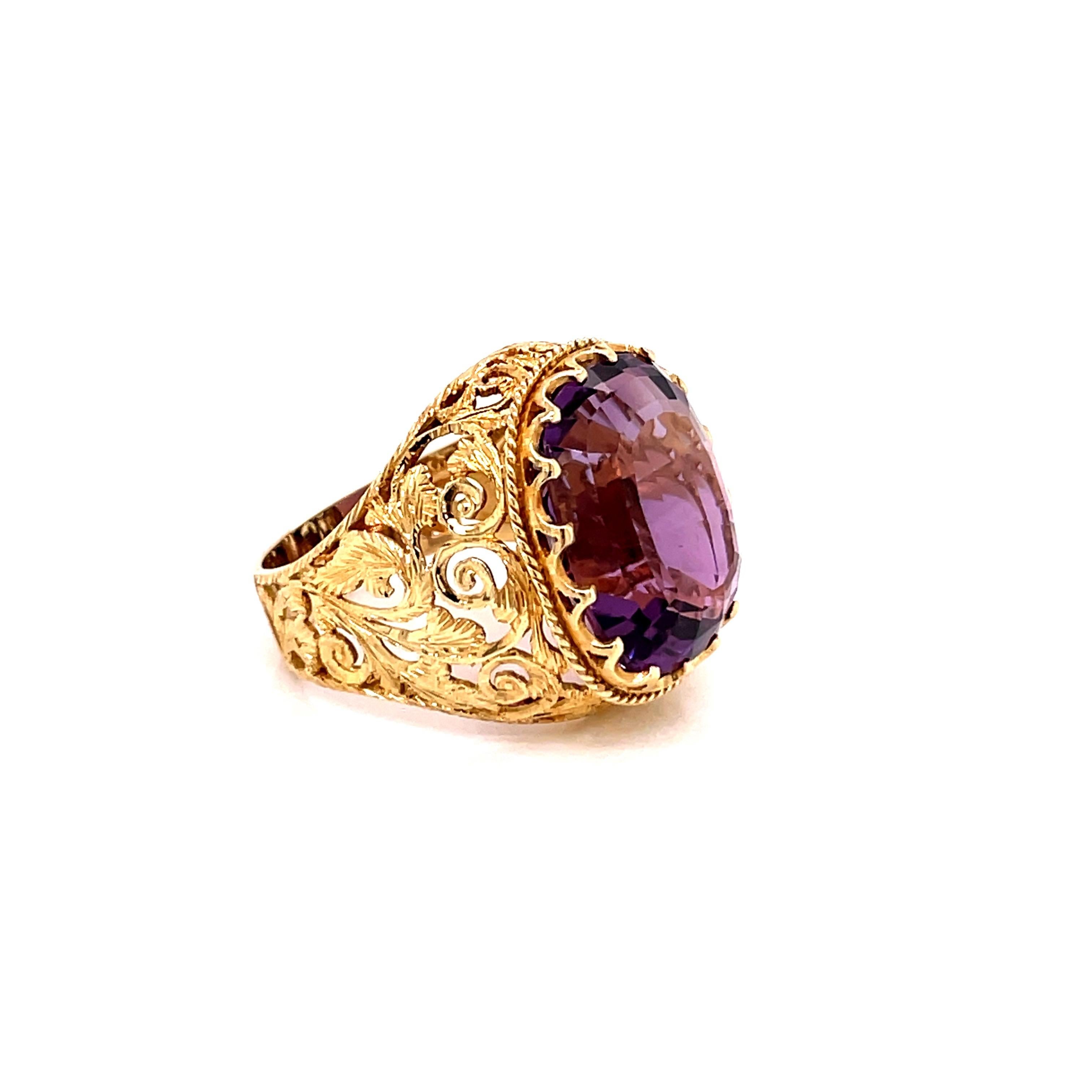Vintage 1980's 15ct Cushion Cut Amethyst Ring In Good Condition For Sale In Boston, MA