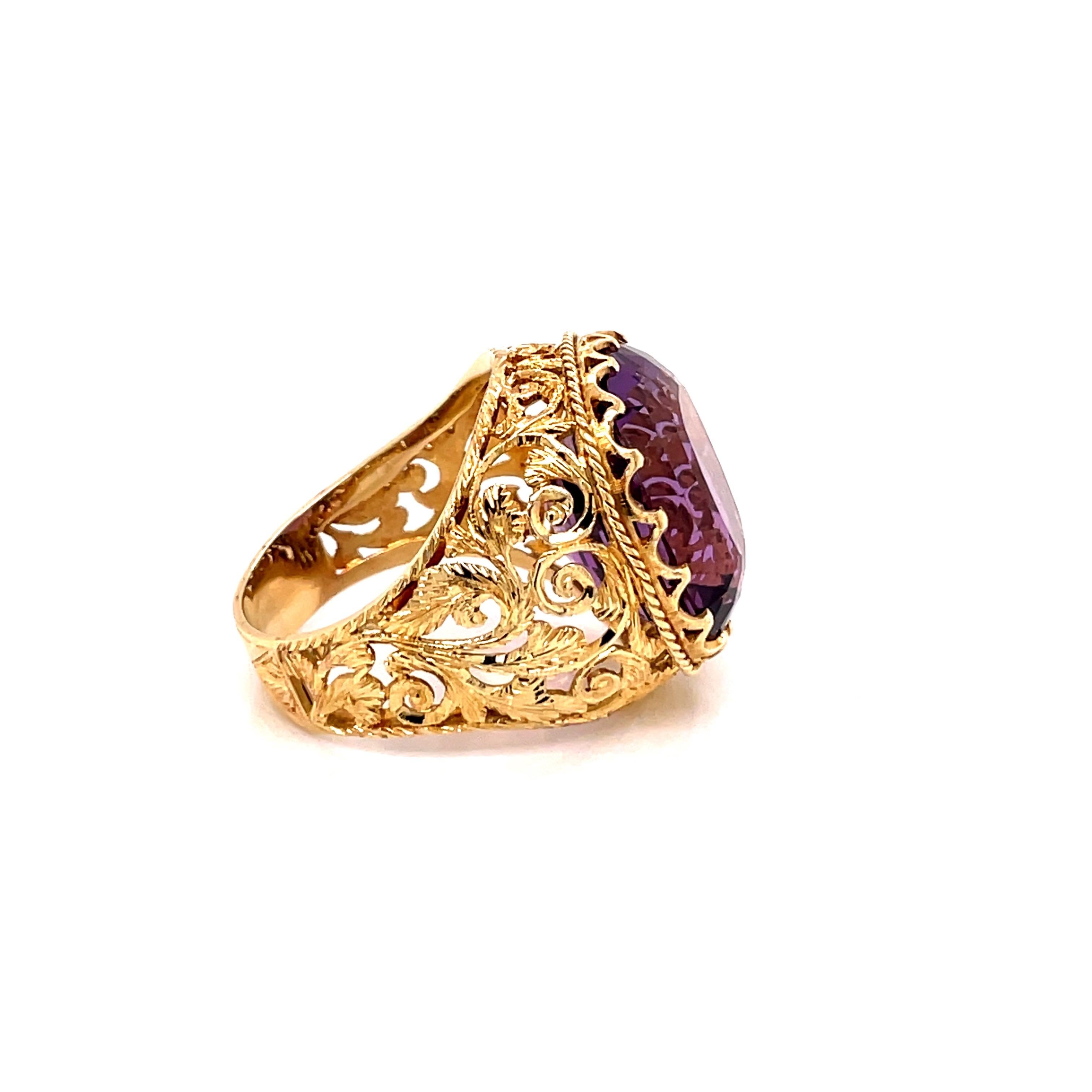 Vintage 1980's 15ct Cushion Cut Amethyst Ring For Sale 1